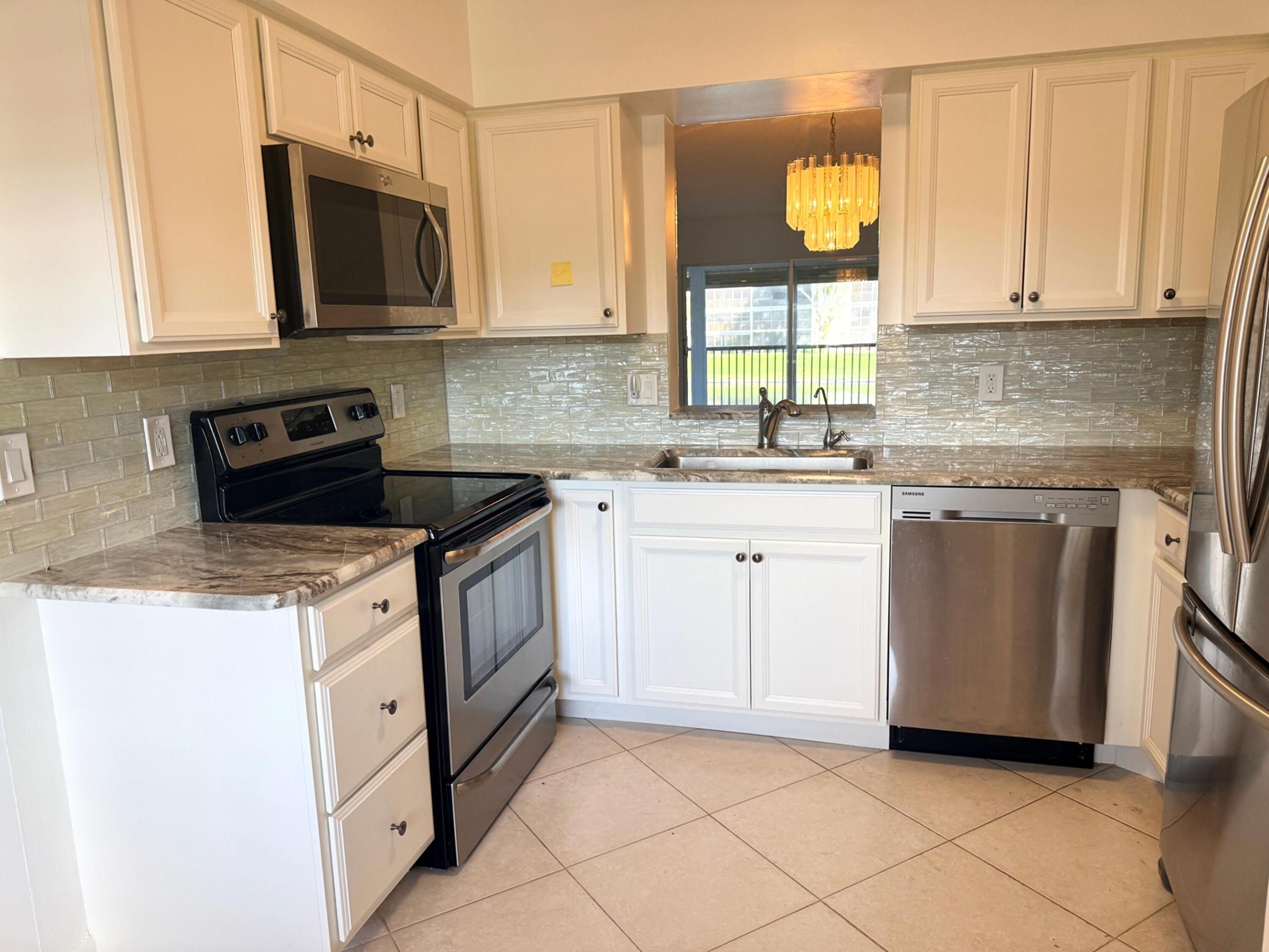 14310 Strathmore #207