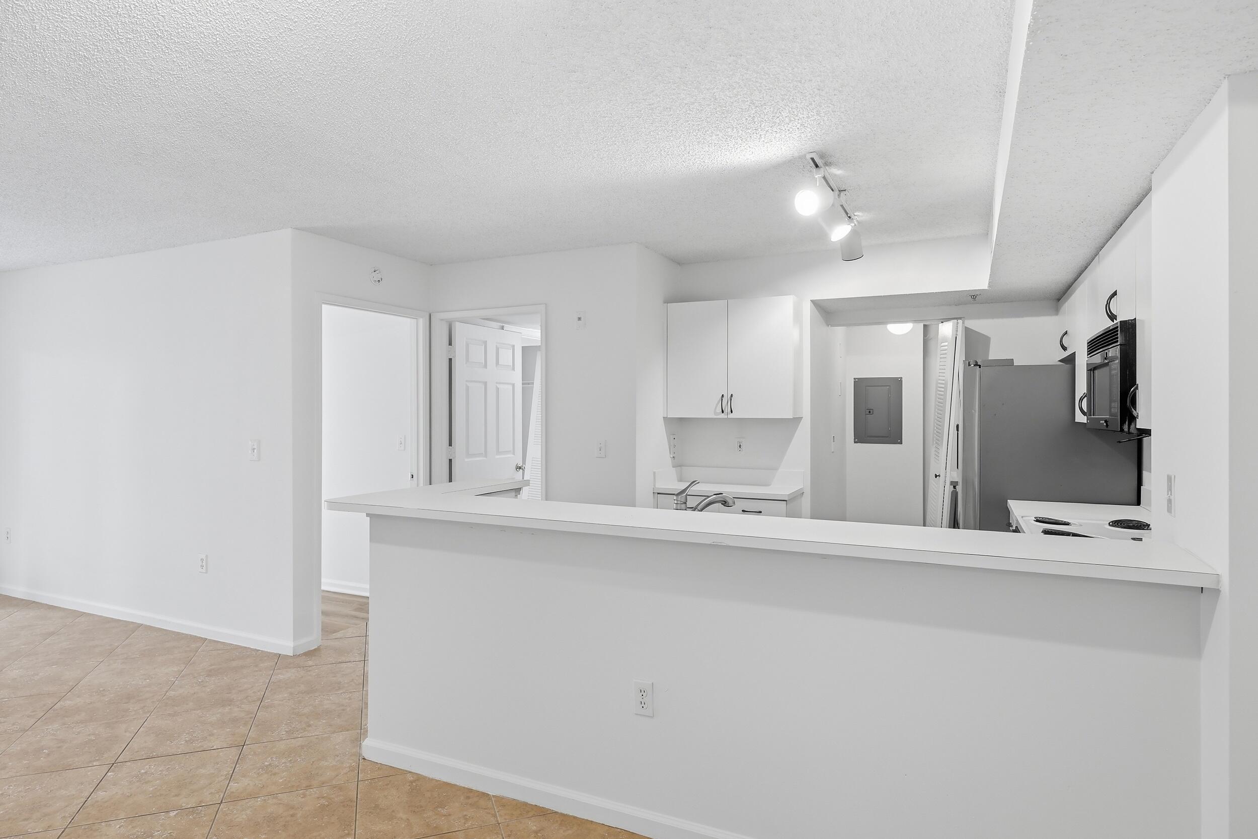 278 Village #8106 Tequesta, FL 33469