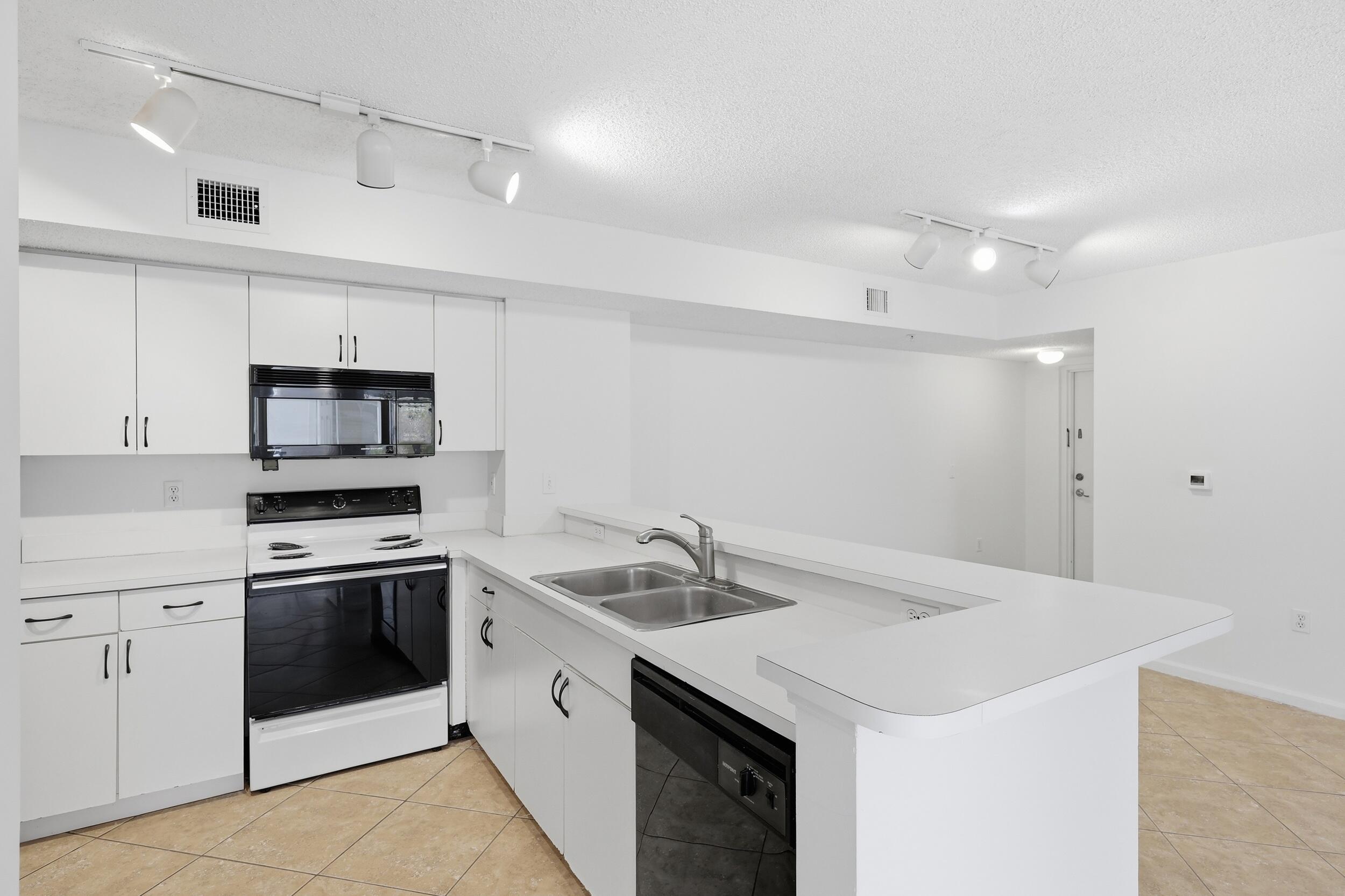 278 Village #8106 Tequesta, FL 33469