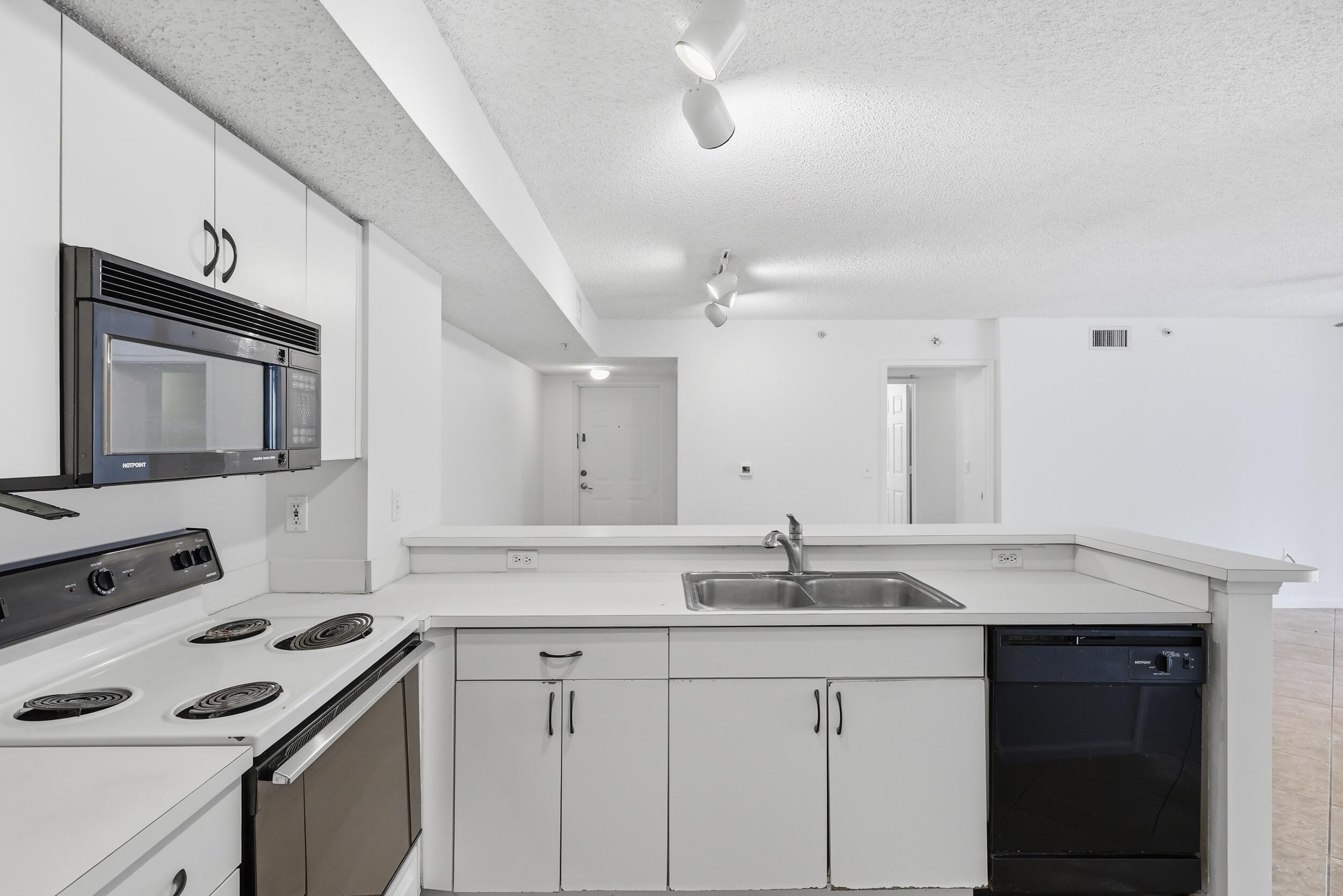 278 Village #8106 Tequesta, FL 33469