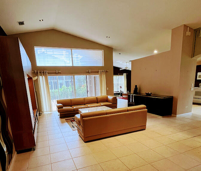 11582 Puerto Boynton Beach, FL 33437