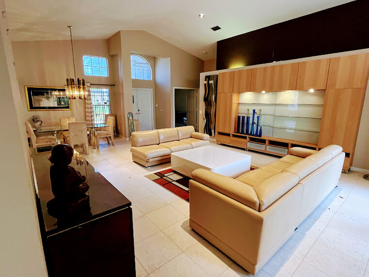 11582 Puerto Boynton Beach, FL 33437