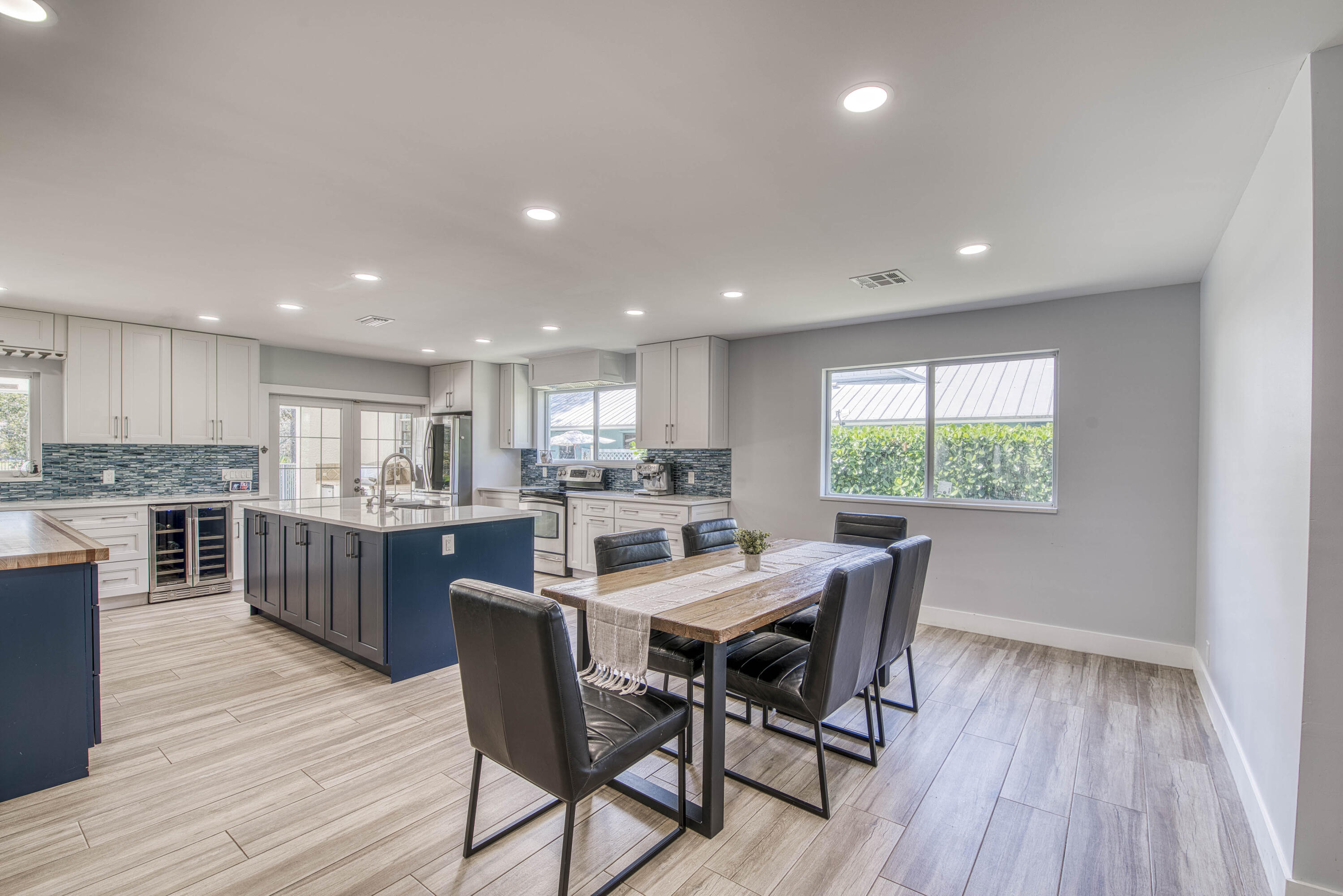 6062 Woodlake Jupiter, FL 33458