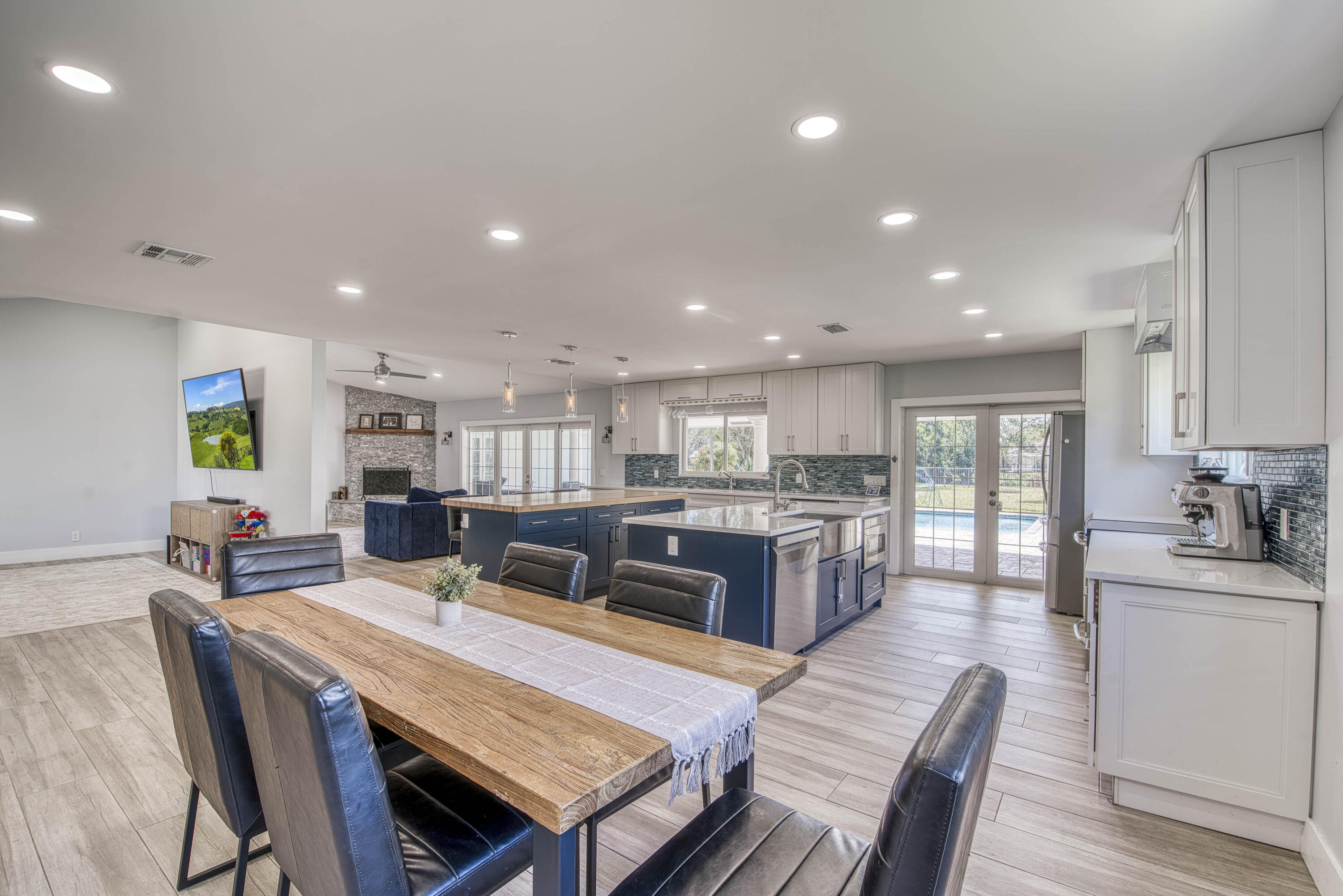 6062 Woodlake Jupiter, FL 33458