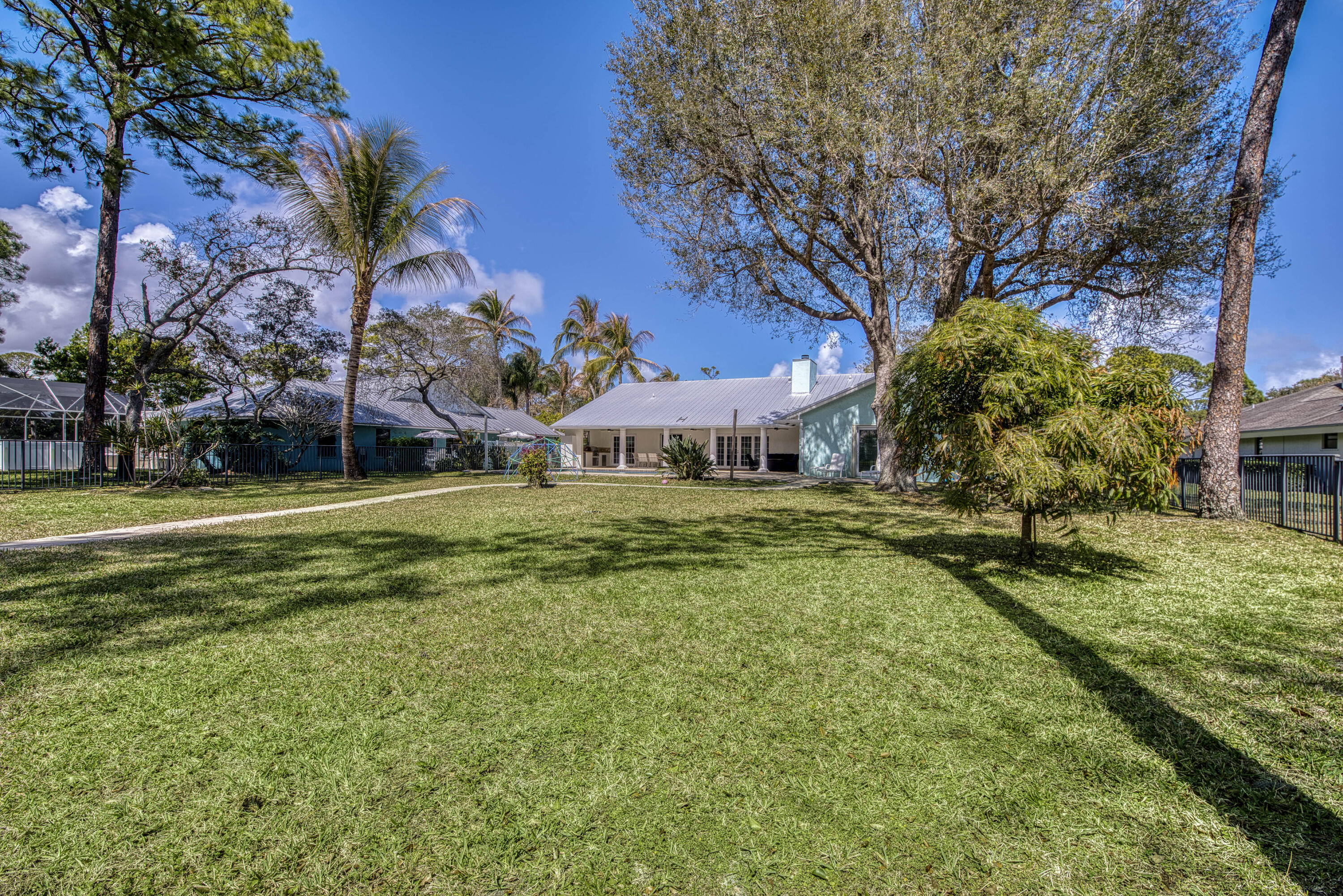 6062 Woodlake Jupiter, FL 33458