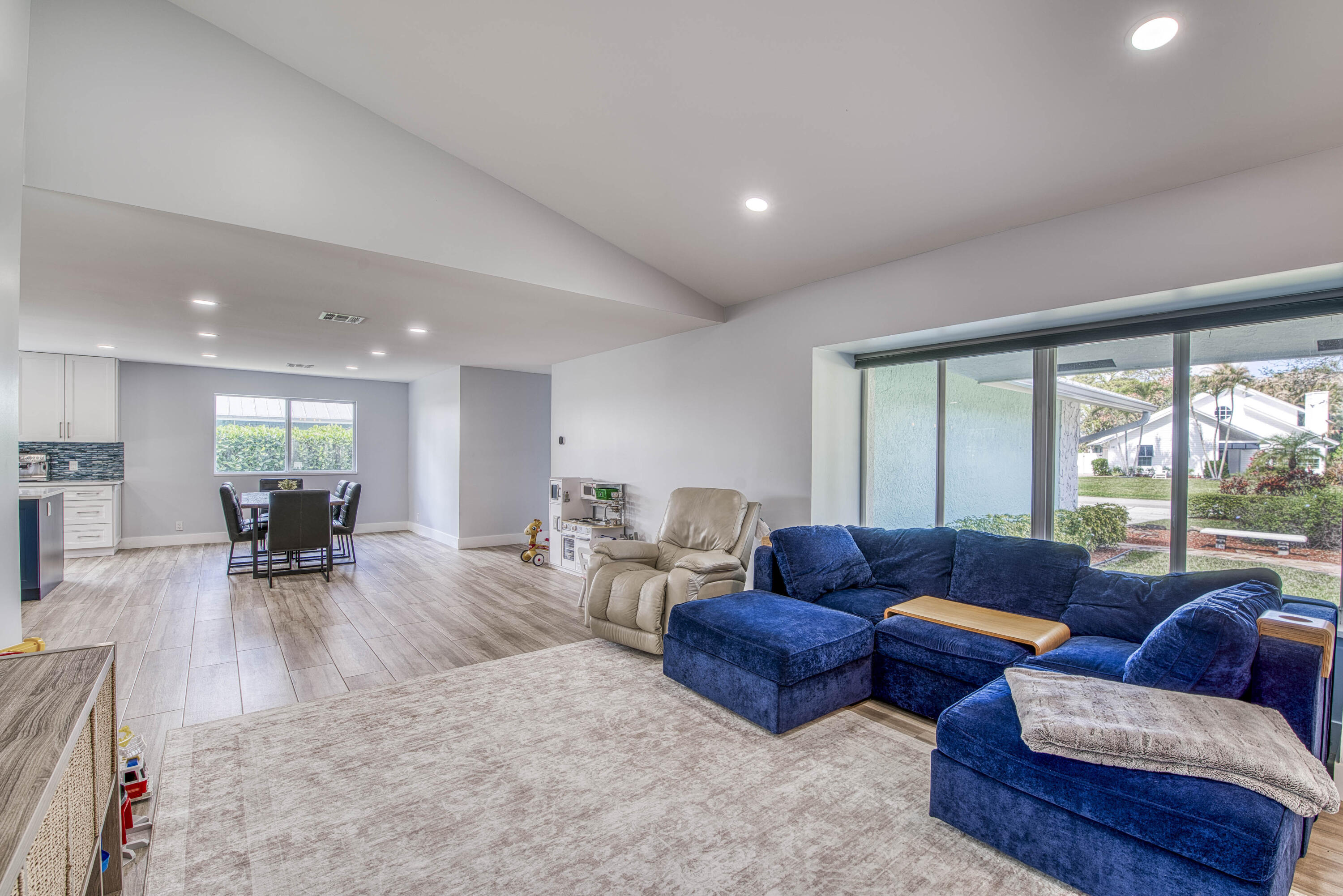 6062 Woodlake Jupiter, FL 33458