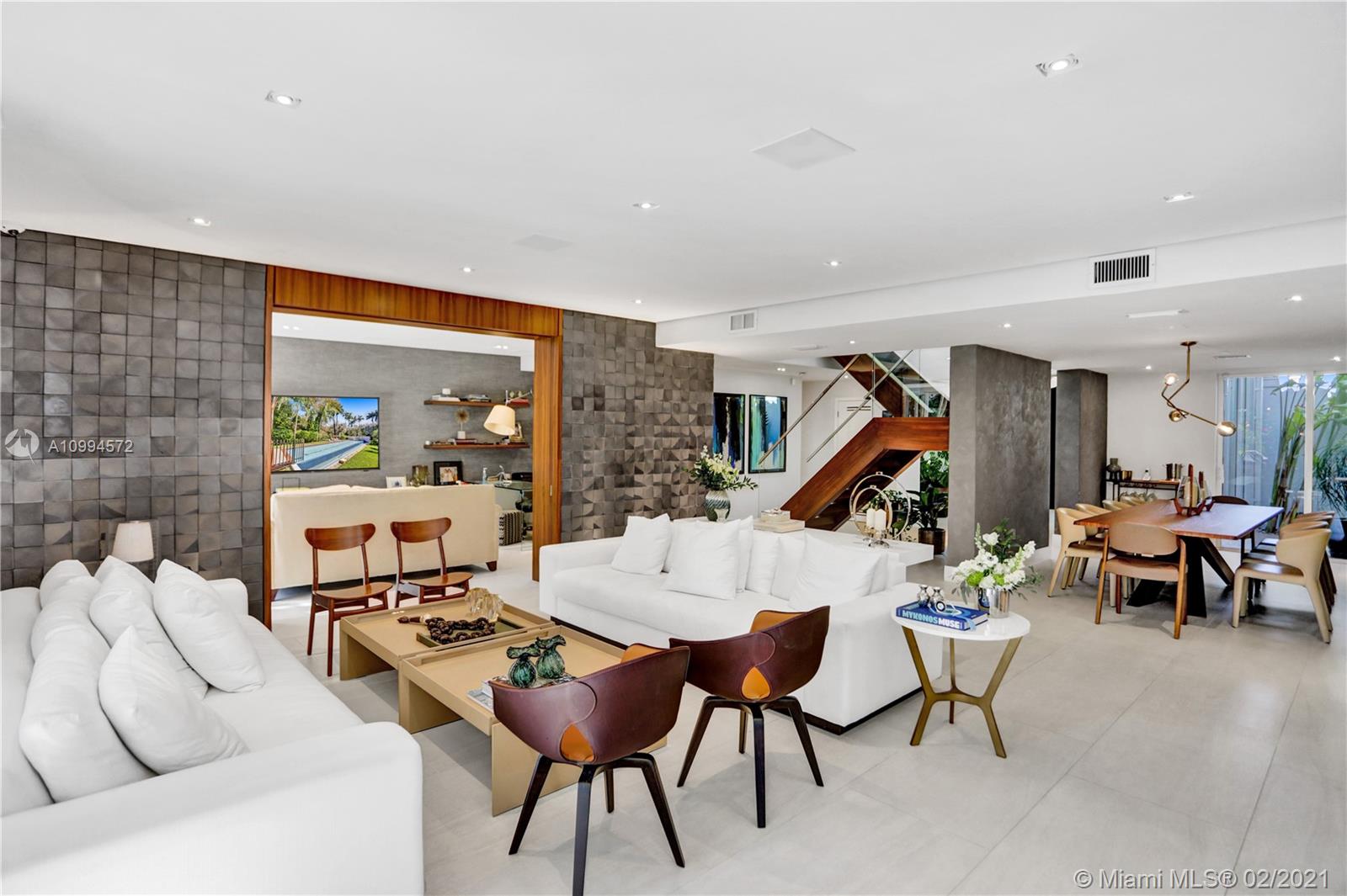 2475 S Bayshore Dr Coconut Grove, FL 33133