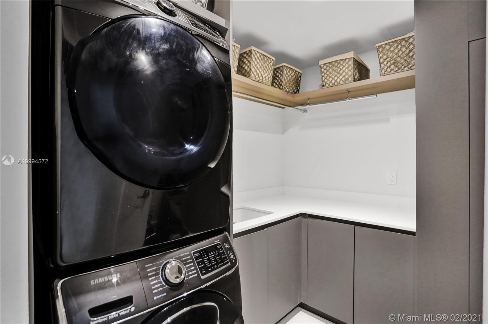 2475 S Bayshore Dr Coconut Grove, FL 33133