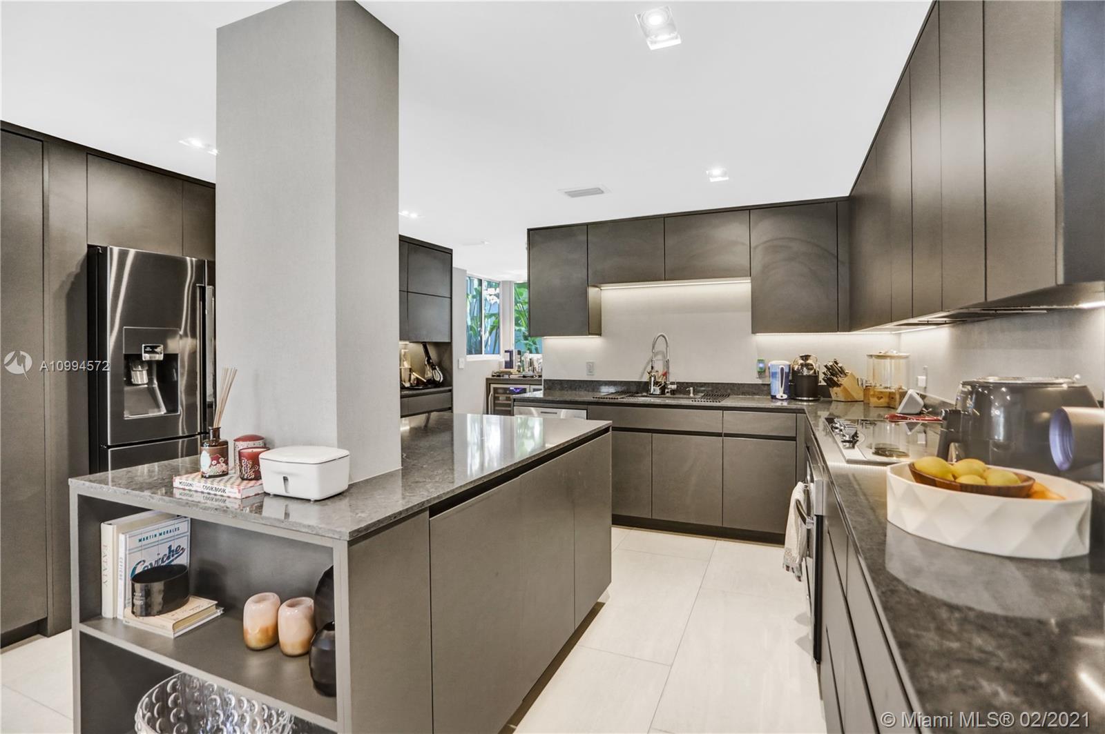 2475 S Bayshore Dr Coconut Grove, FL 33133