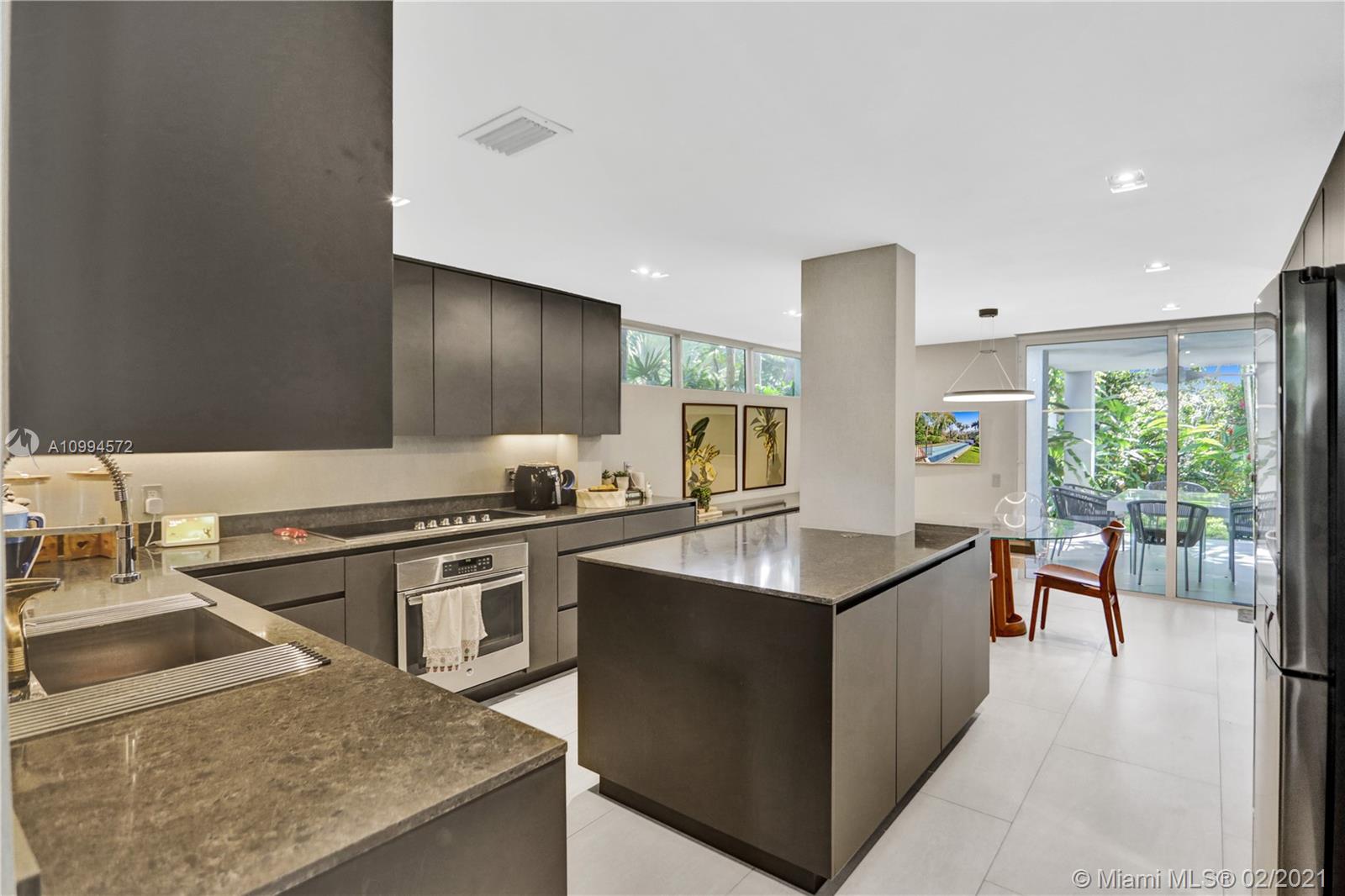 2475 S Bayshore Dr Coconut Grove, FL 33133