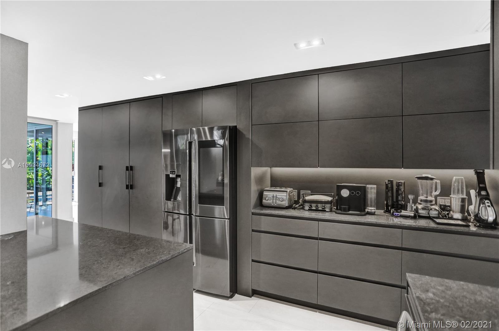 2475 S Bayshore Dr Coconut Grove, FL 33133