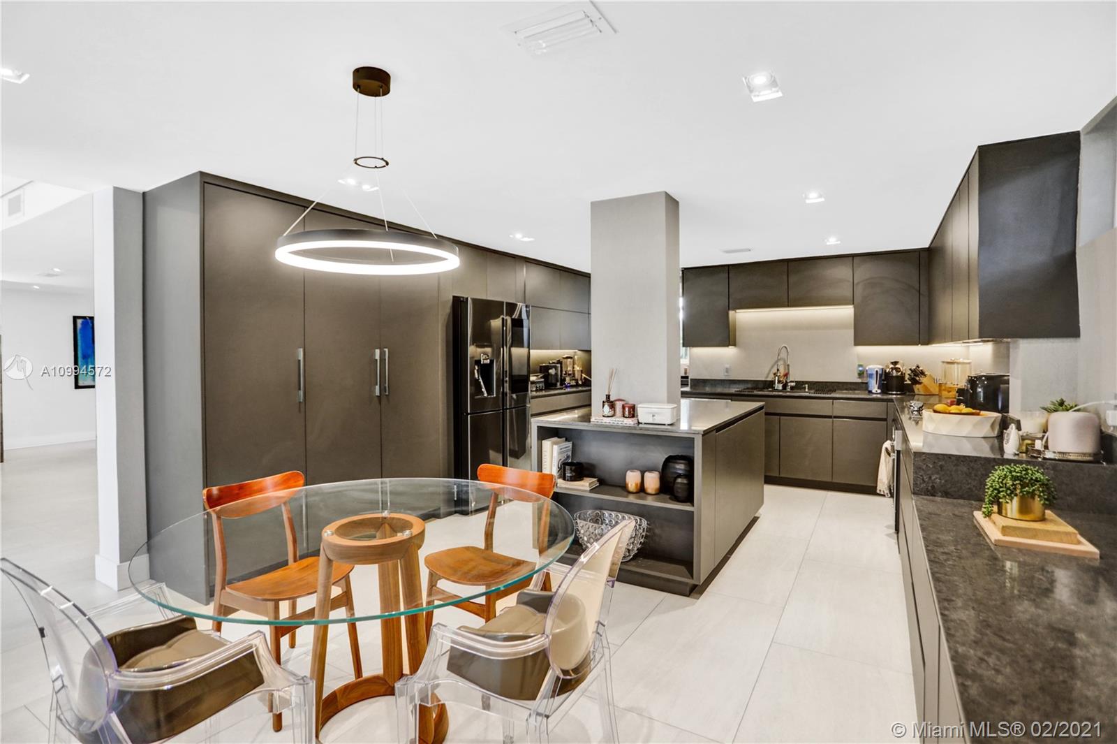 2475 S Bayshore Dr Coconut Grove, FL 33133