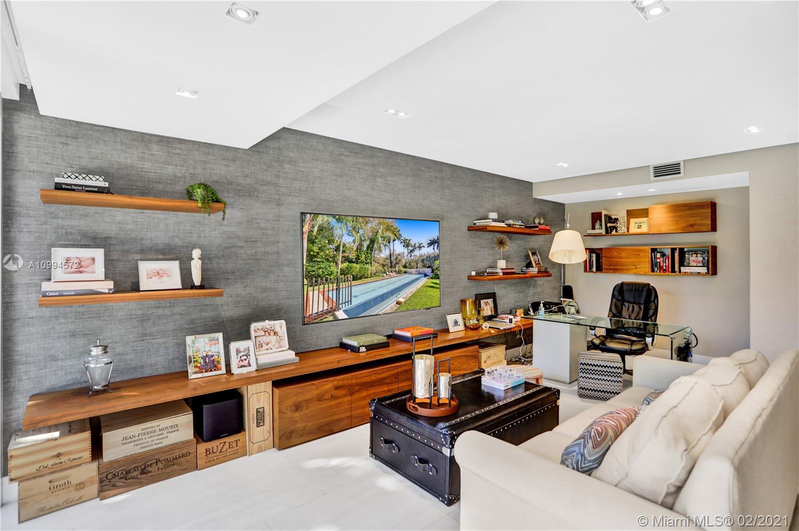 2475 S Bayshore Dr Coconut Grove, FL 33133