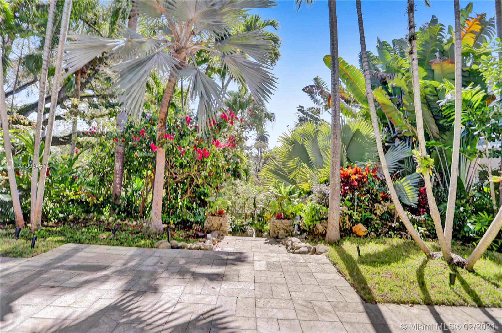 2475 S Bayshore Dr Coconut Grove, FL 33133