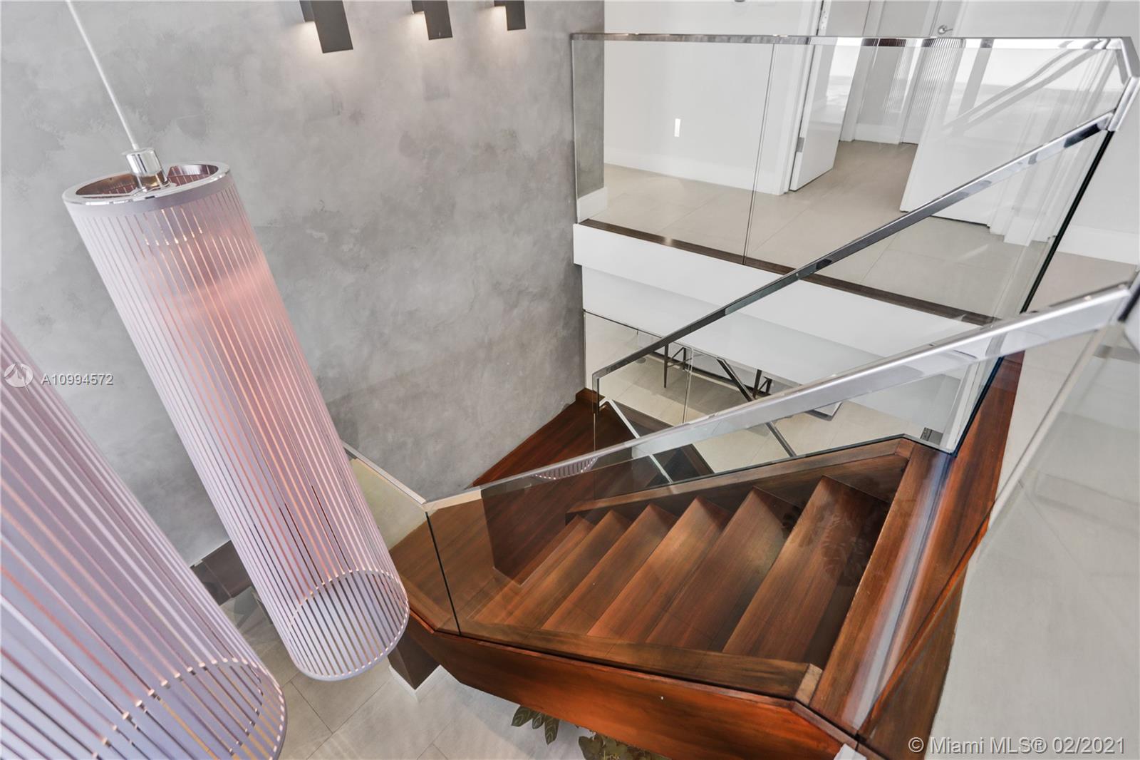 2475 S Bayshore Dr Coconut Grove, FL 33133