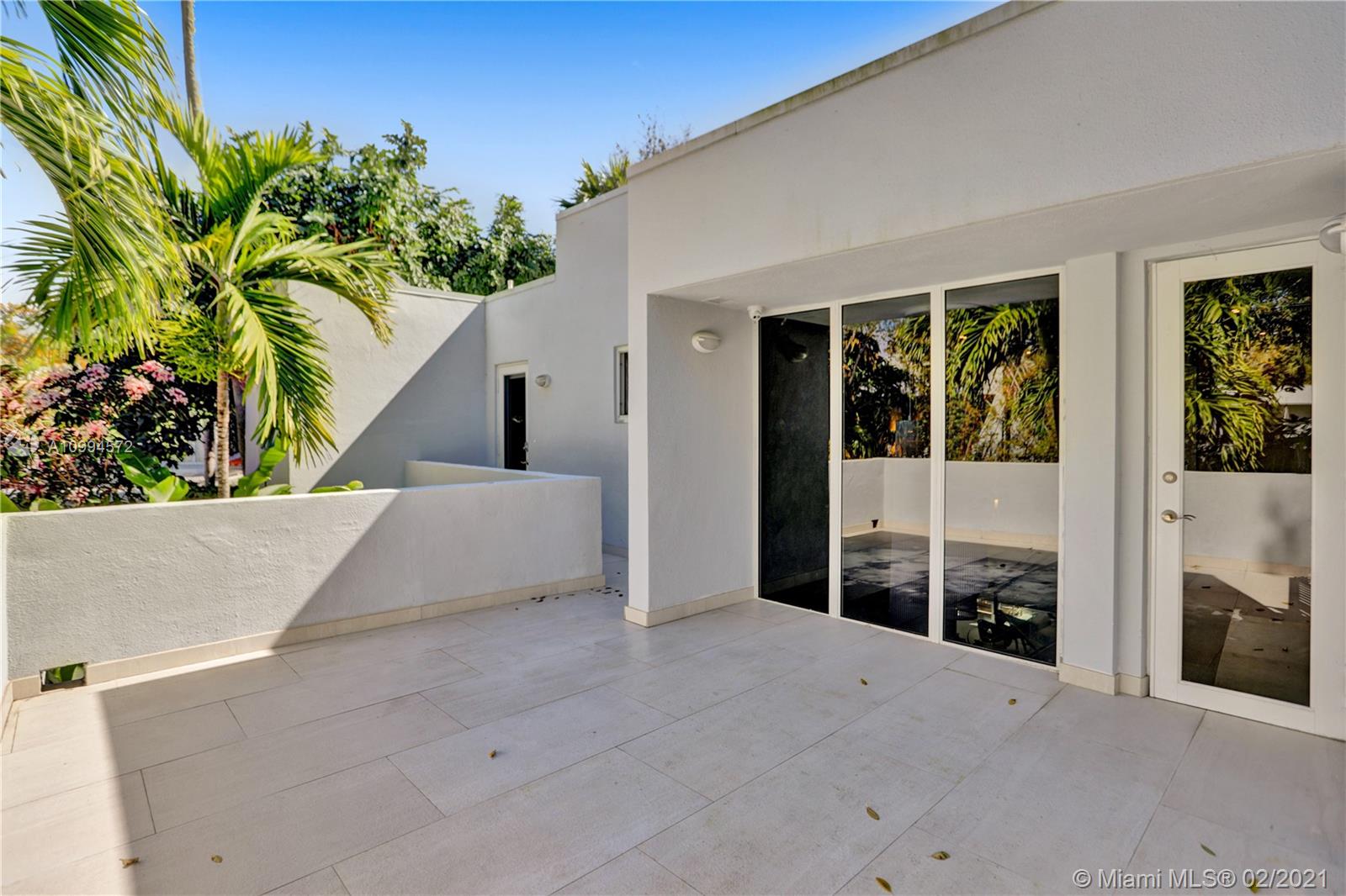 2475 S Bayshore Dr Coconut Grove, FL 33133