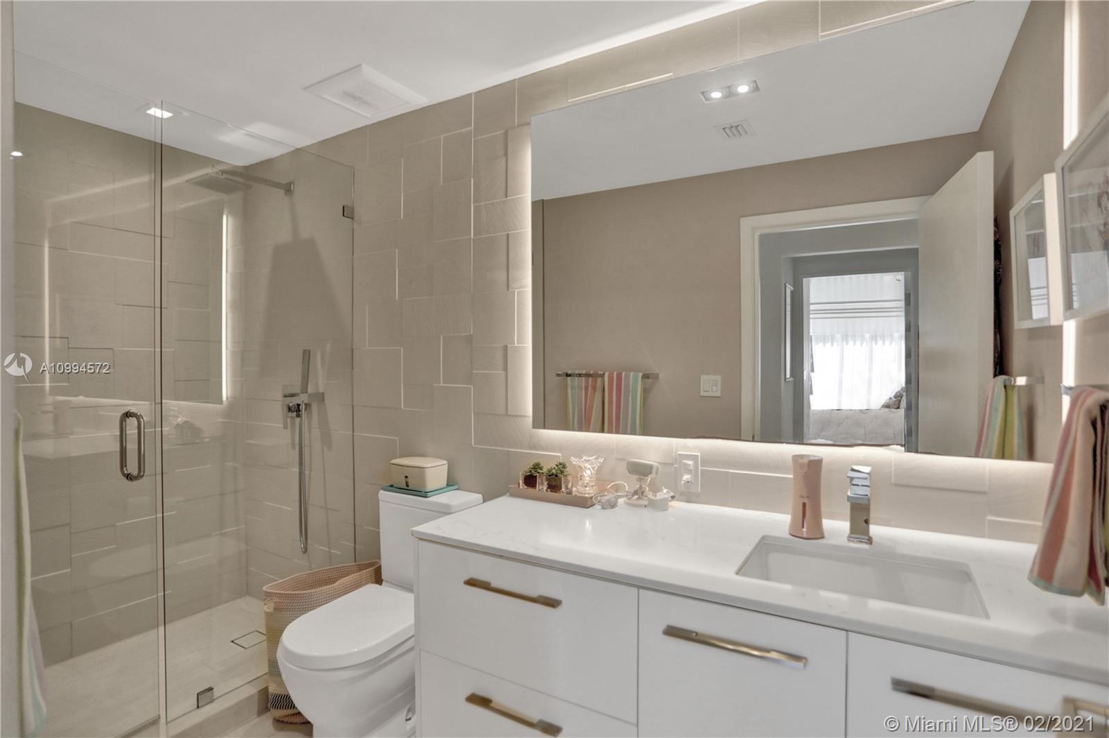 2475 S Bayshore Dr Coconut Grove, FL 33133