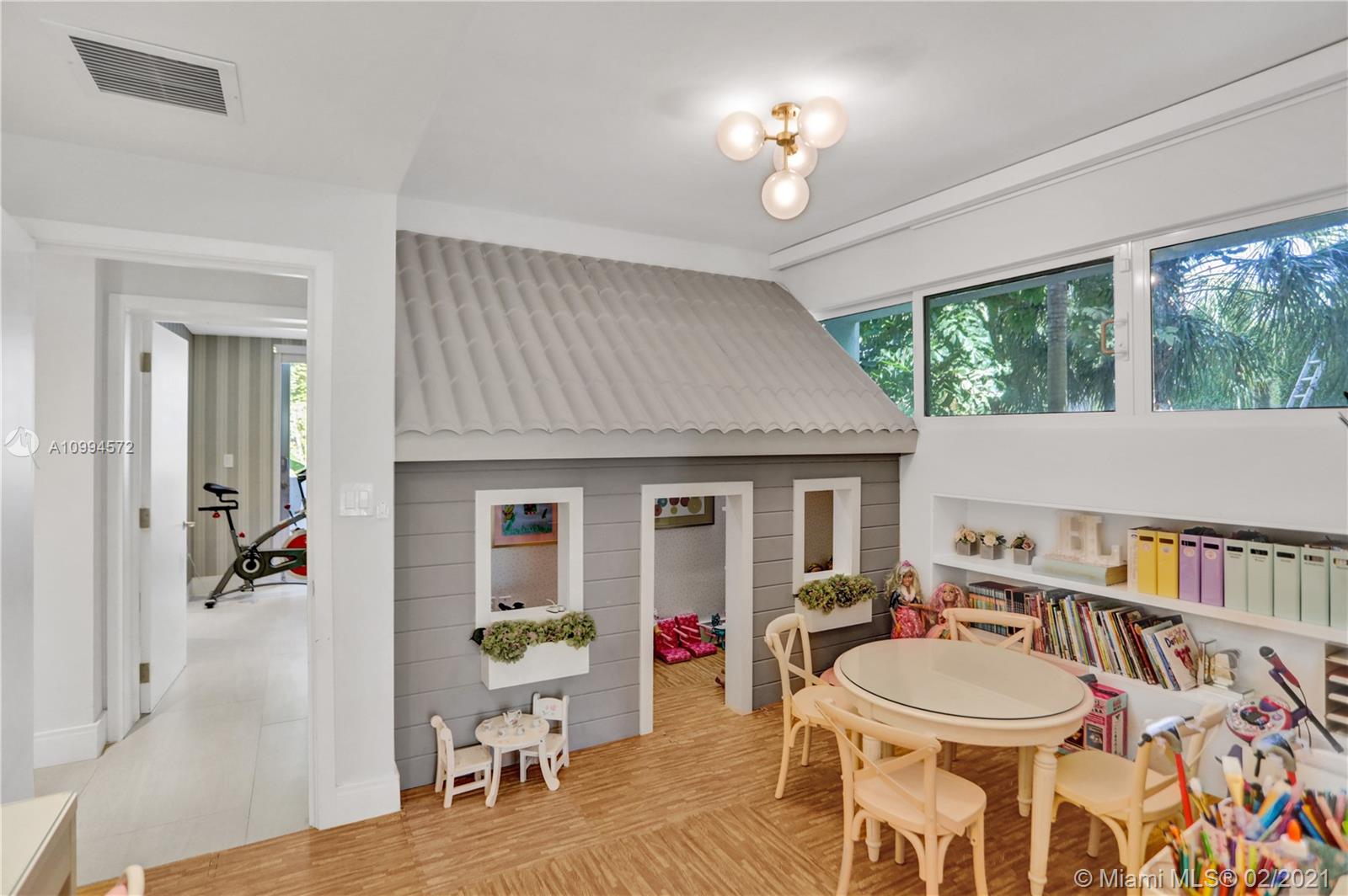 2475 S Bayshore Dr Coconut Grove, FL 33133