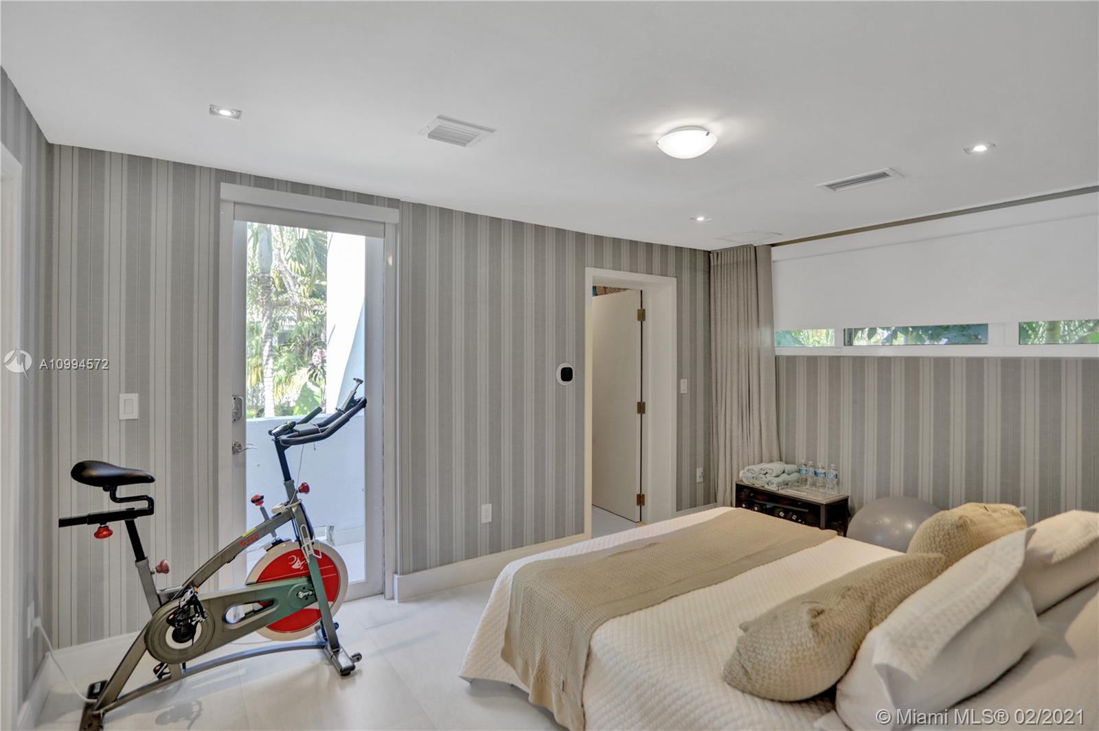 2475 S Bayshore Dr Coconut Grove, FL 33133