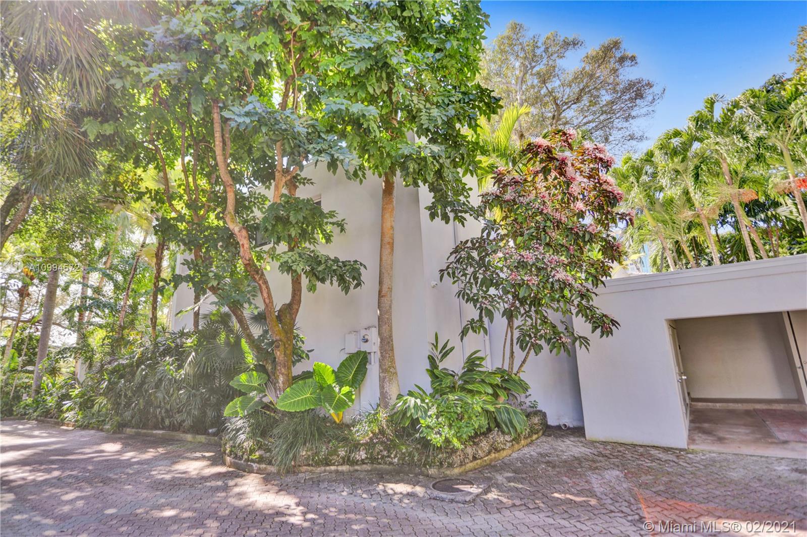 2475 S Bayshore Dr Coconut Grove, FL 33133