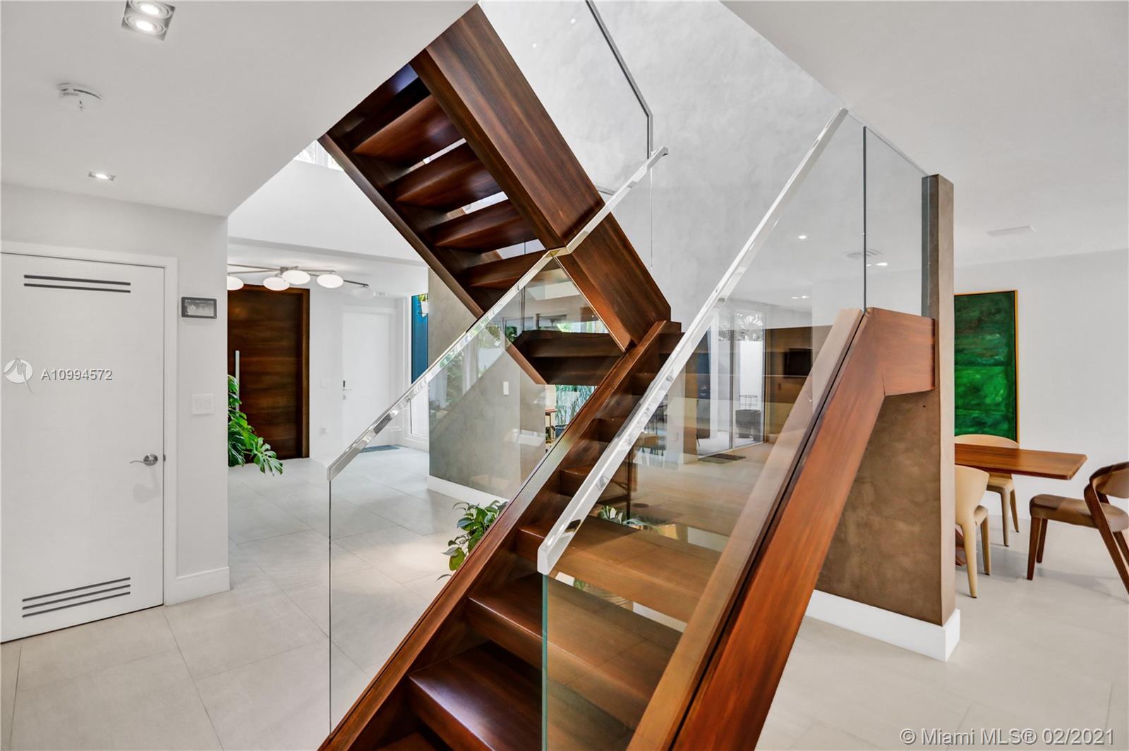 2475 S Bayshore Dr Coconut Grove, FL 33133