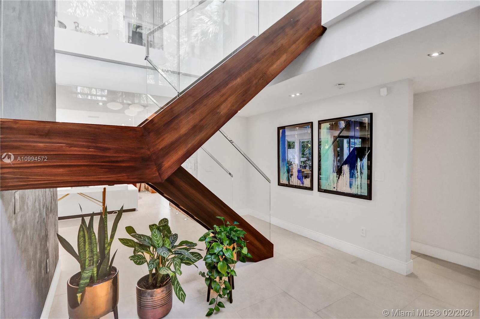 2475 S Bayshore Dr Coconut Grove, FL 33133