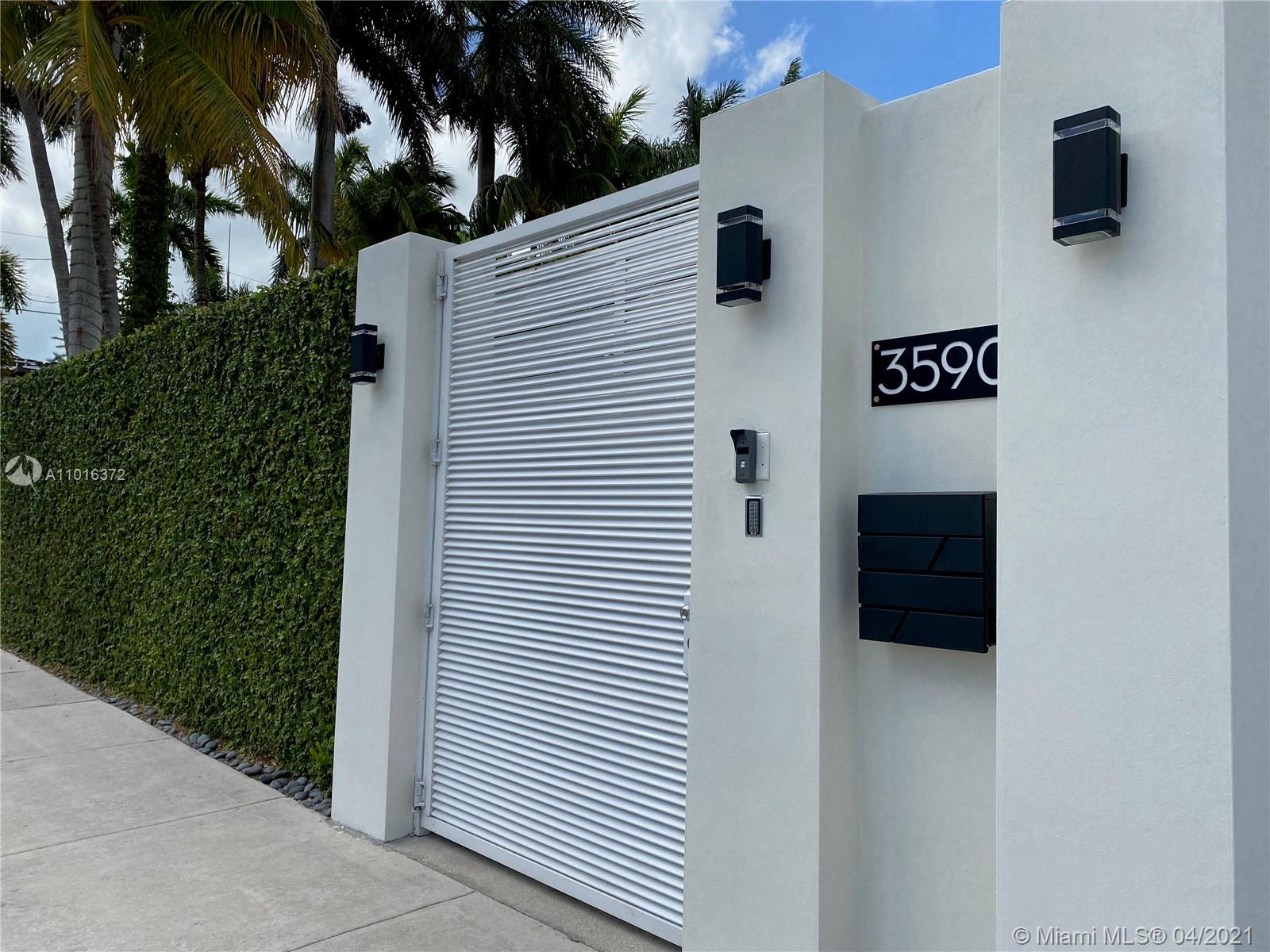 3590 Vista Ct