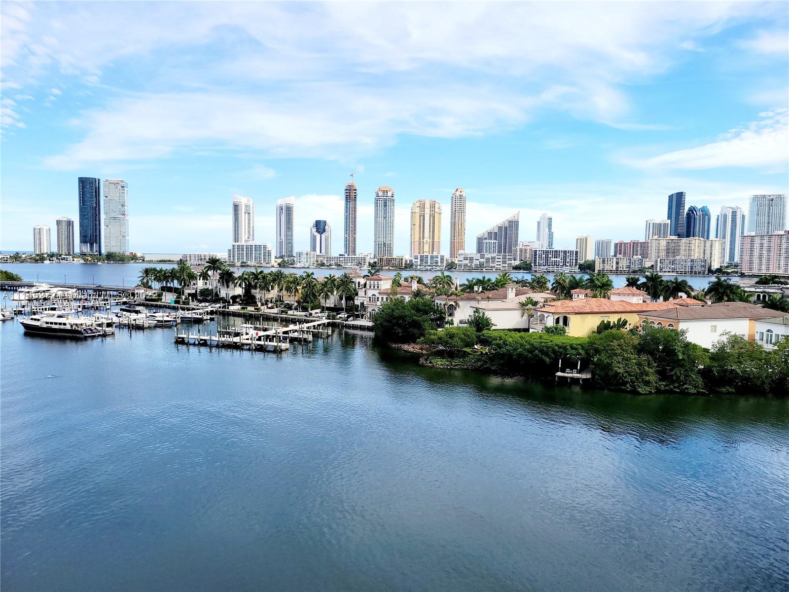 7000 NE Island Blvd #701