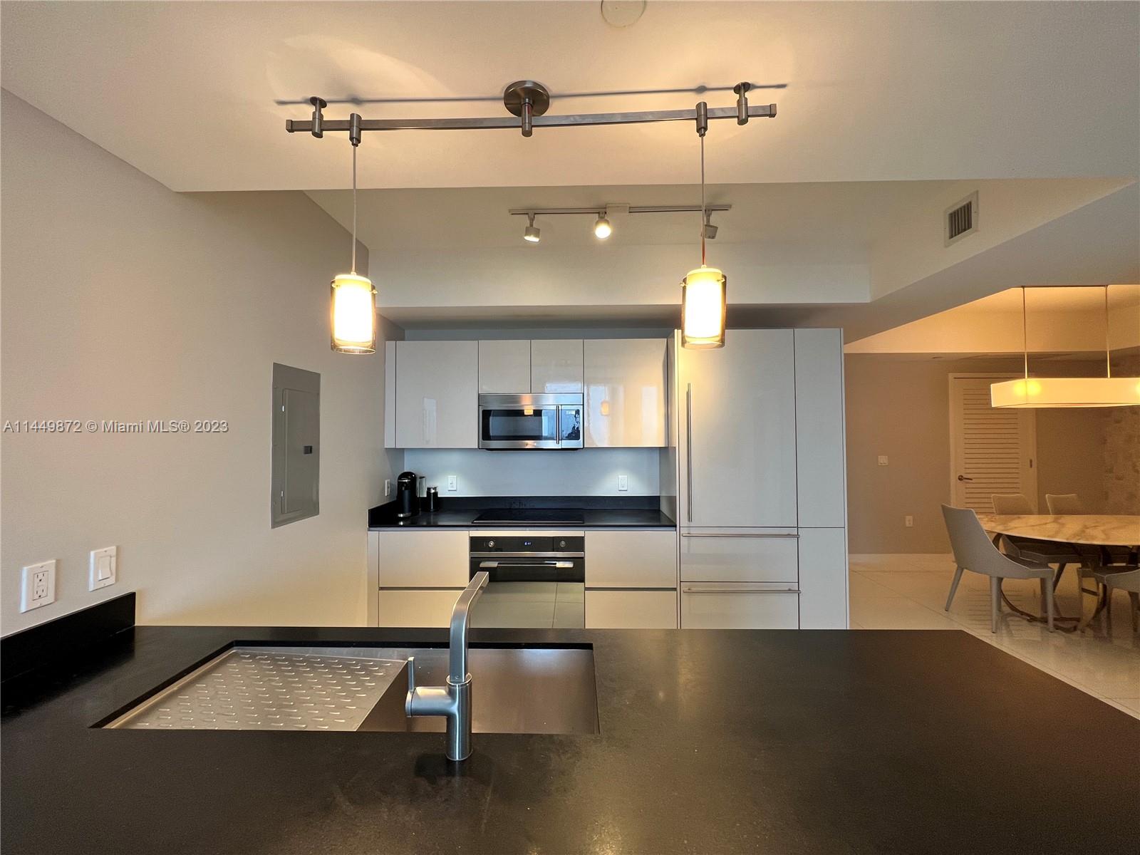 image 1010 Brickell10