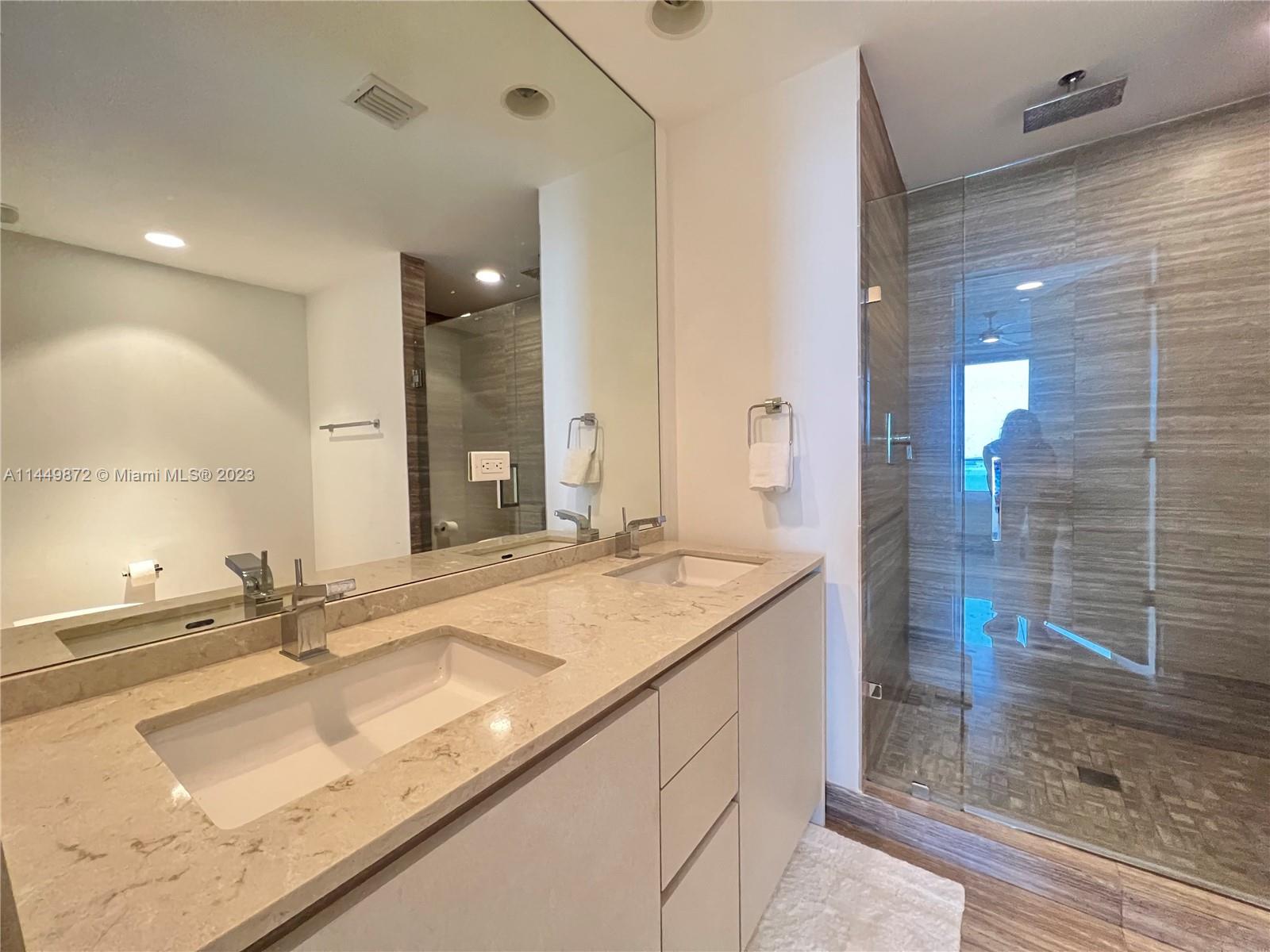 image 1010 Brickell18