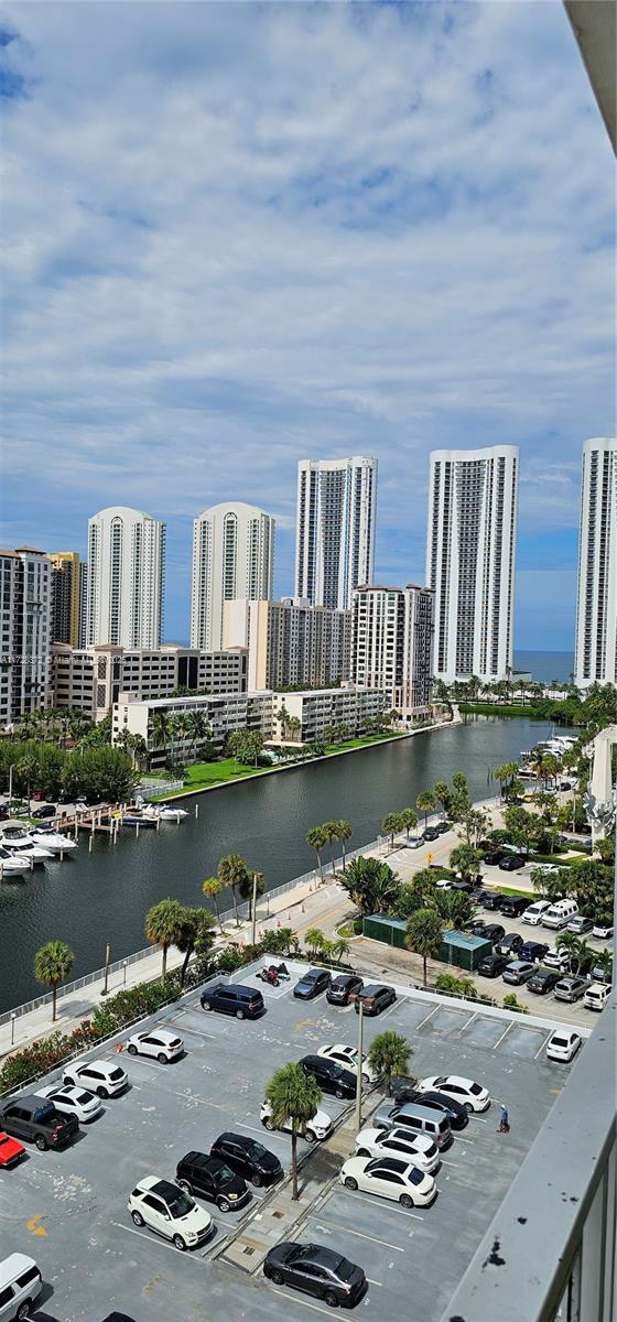 image Arlen House West1