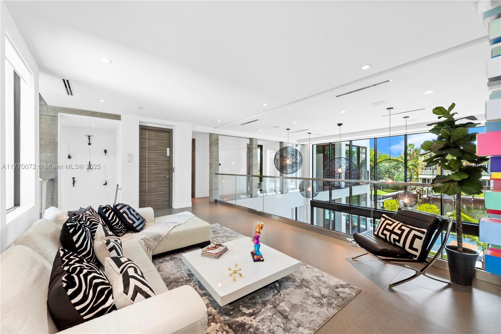 1400 Bayview Dr Fort Lauderdale, FL 33304