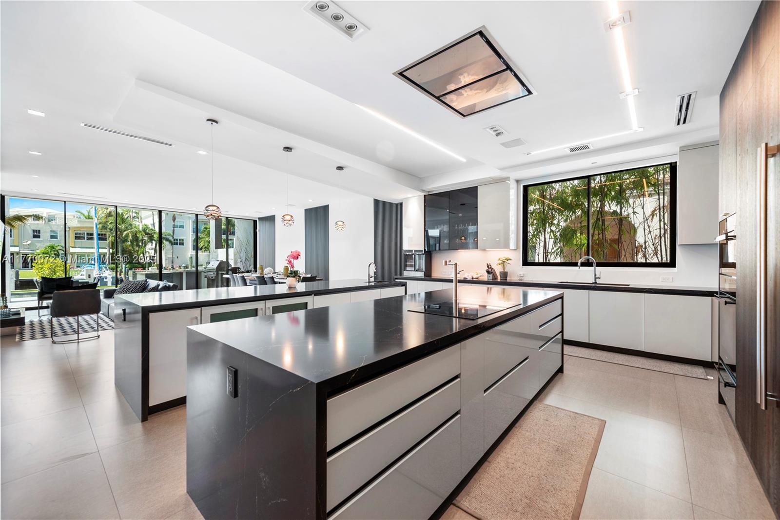 1400 Bayview Dr Fort Lauderdale, FL 33304