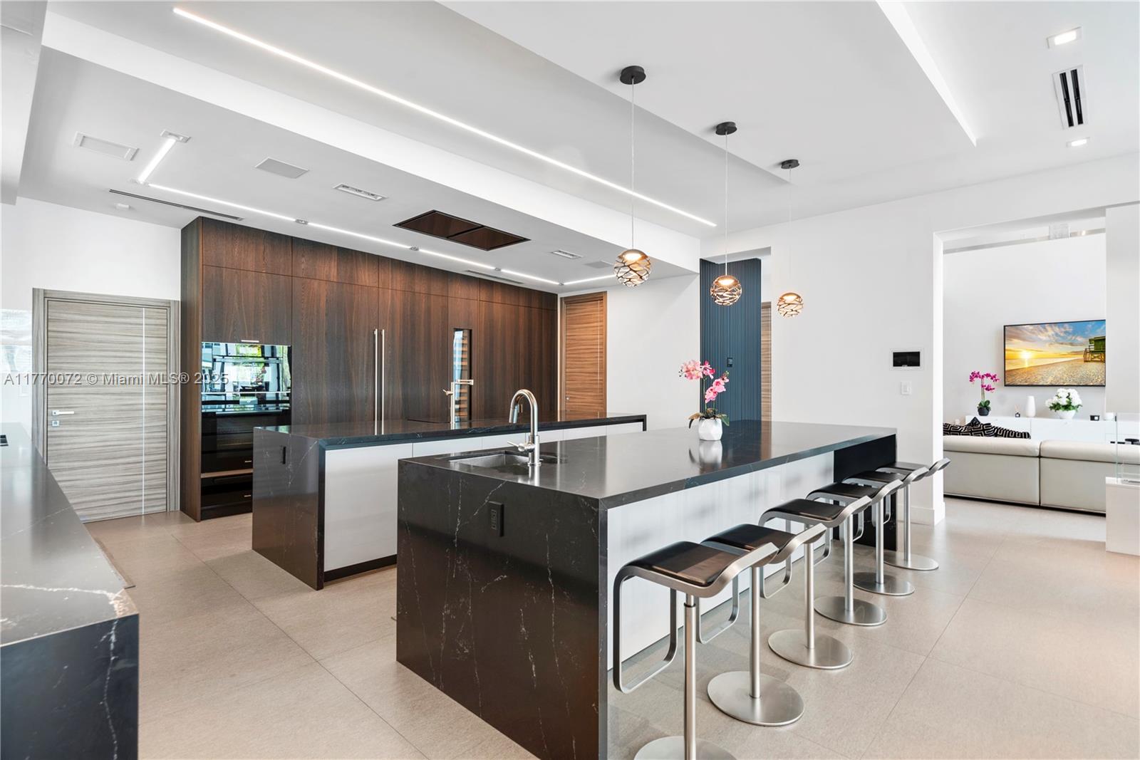 1400 Bayview Dr Fort Lauderdale, FL 33304