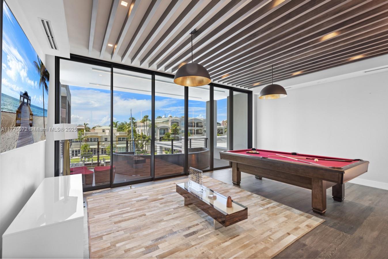 1400 Bayview Dr Fort Lauderdale, FL 33304