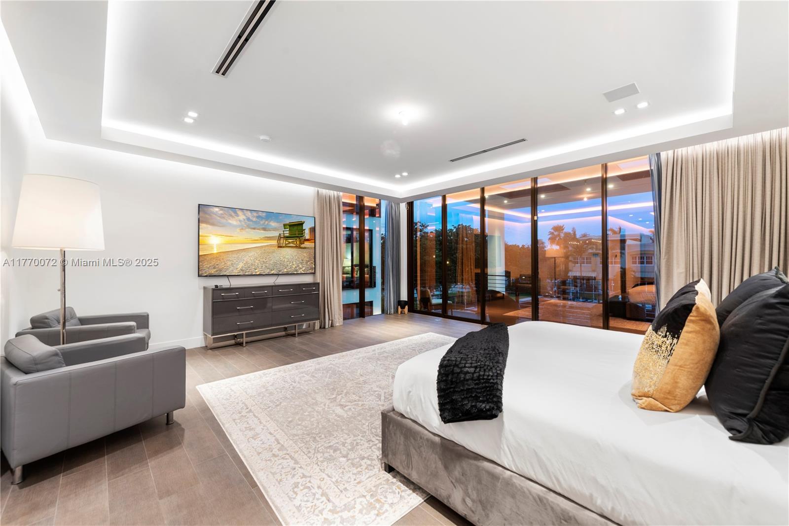 1400 Bayview Dr Fort Lauderdale, FL 33304