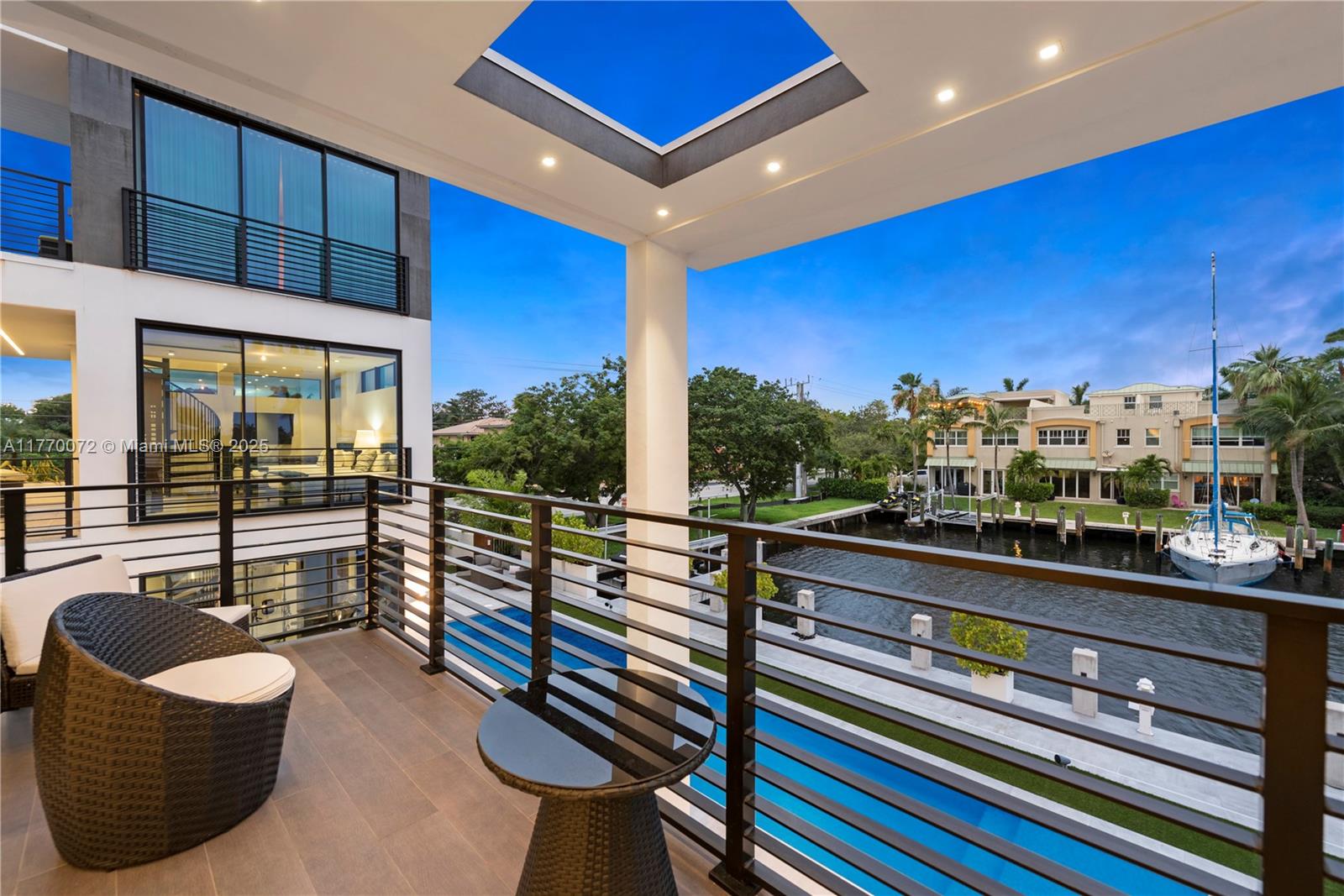 1400 Bayview Dr Fort Lauderdale, FL 33304