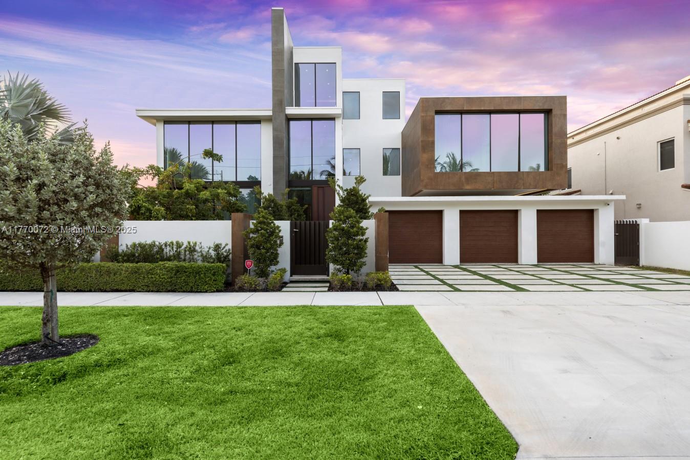 1400 Bayview Dr Fort Lauderdale, FL 33304