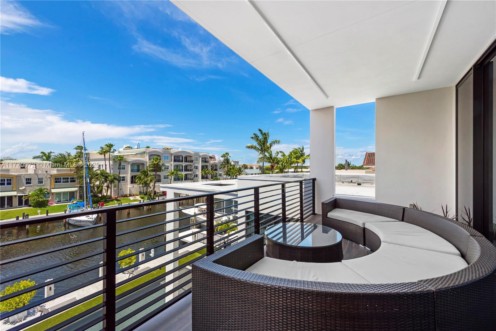 1400 Bayview Dr Fort Lauderdale, FL 33304