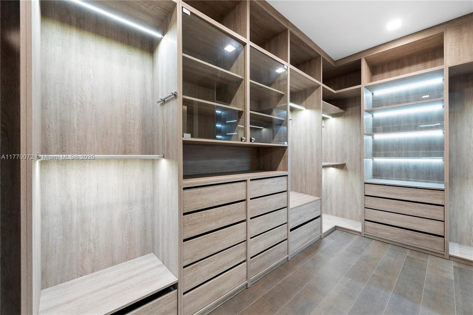 1400 Bayview Dr Fort Lauderdale, FL 33304