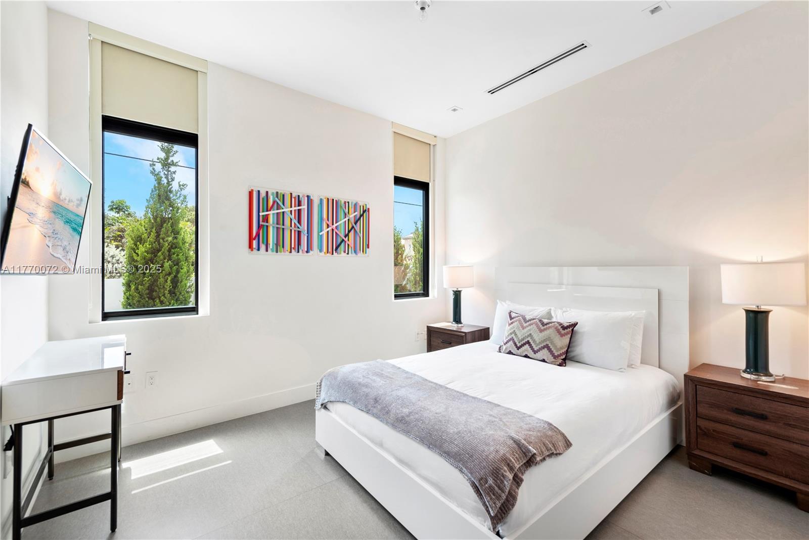 1400 Bayview Dr Fort Lauderdale, FL 33304