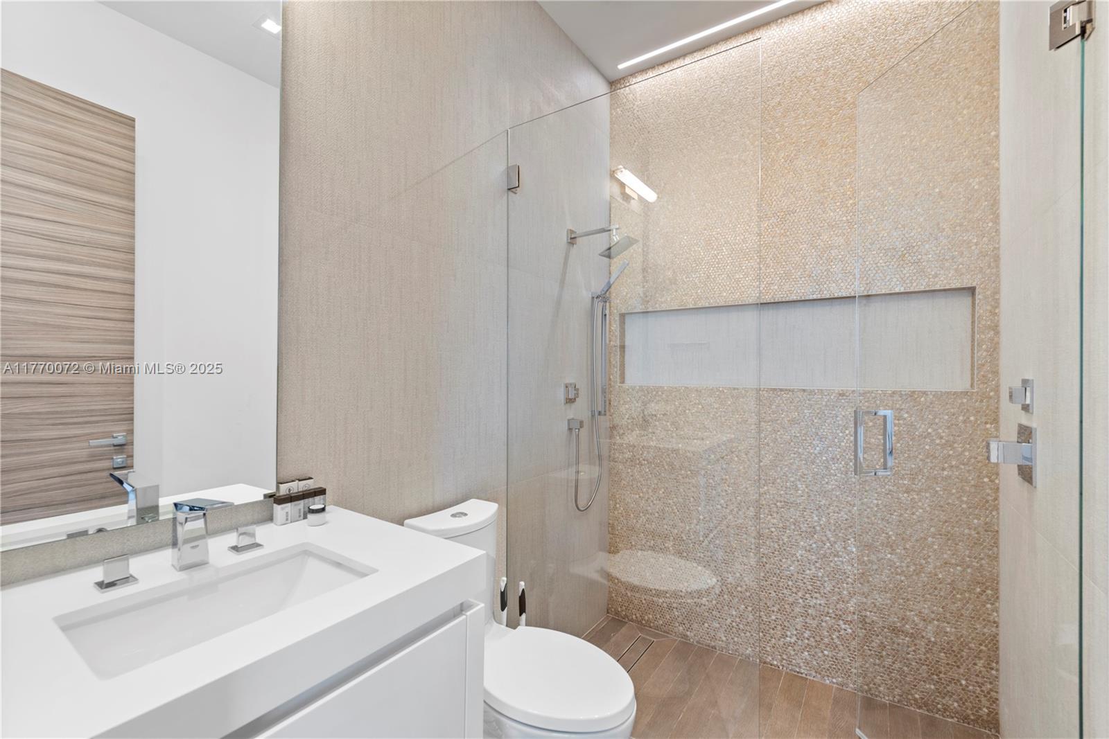 1400 Bayview Dr Fort Lauderdale, FL 33304