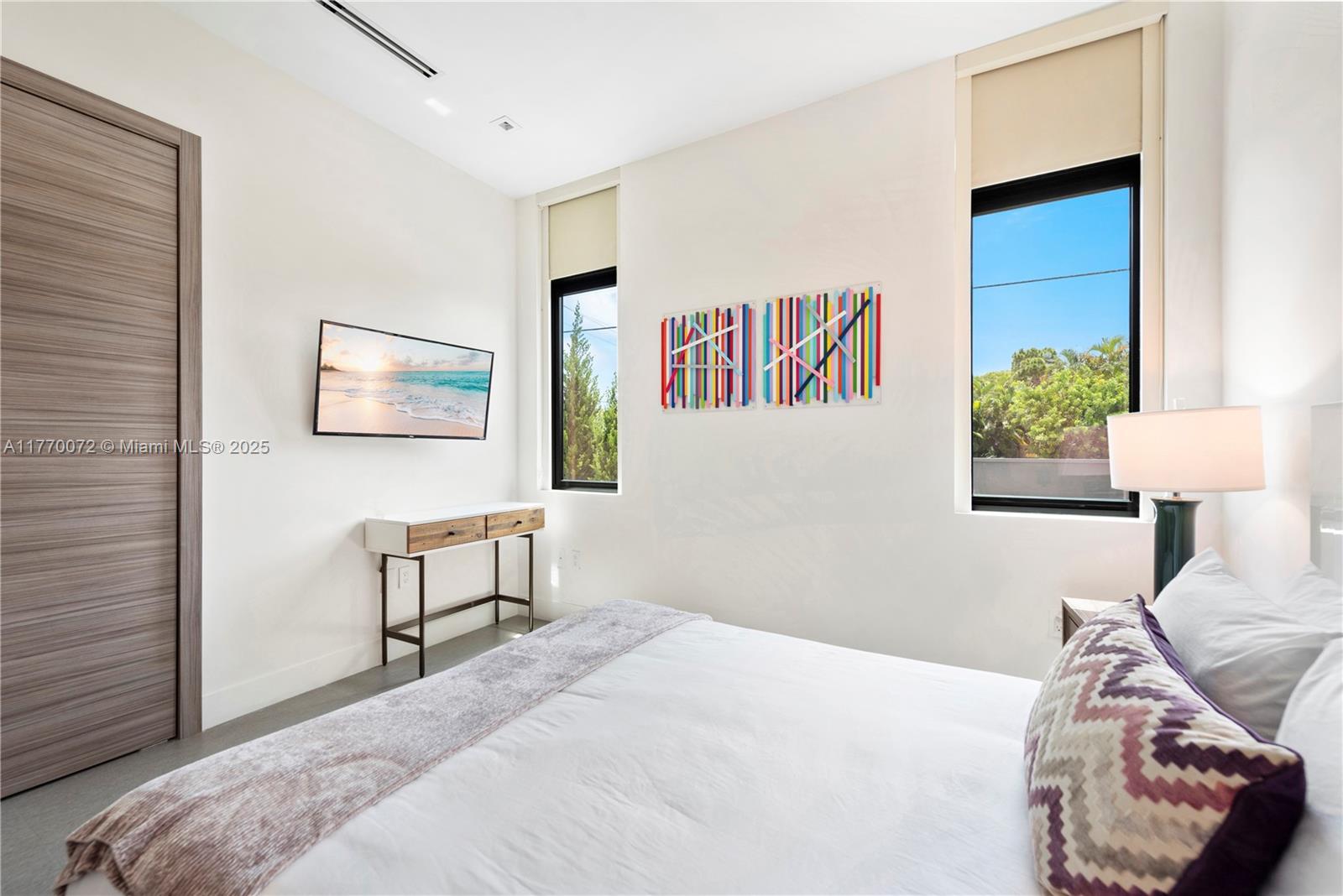 1400 Bayview Dr Fort Lauderdale, FL 33304