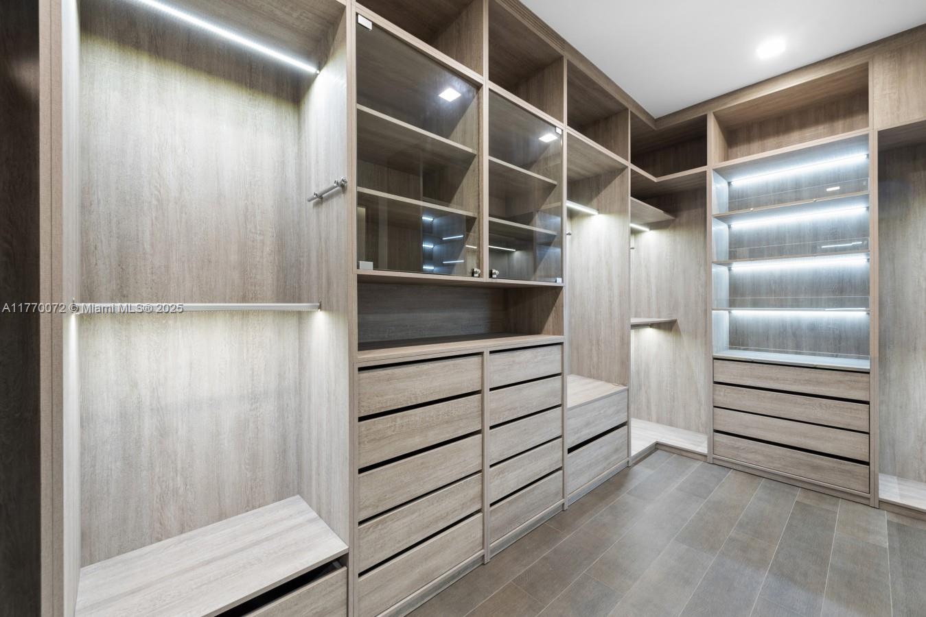 1400 Bayview Dr Fort Lauderdale, FL 33304