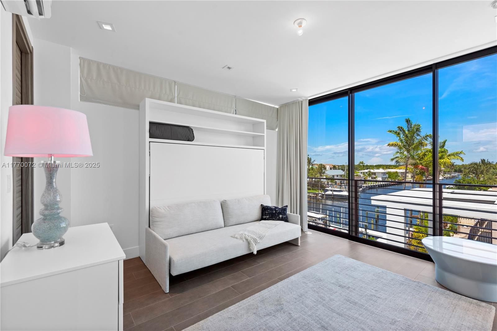 1400 Bayview Dr Fort Lauderdale, FL 33304