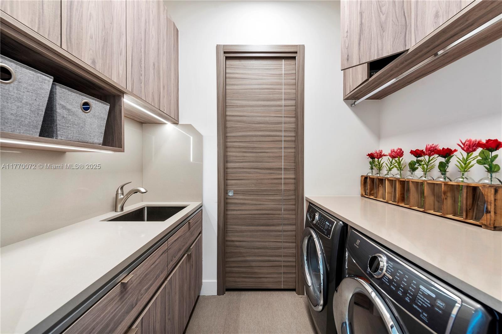 1400 Bayview Dr Fort Lauderdale, FL 33304