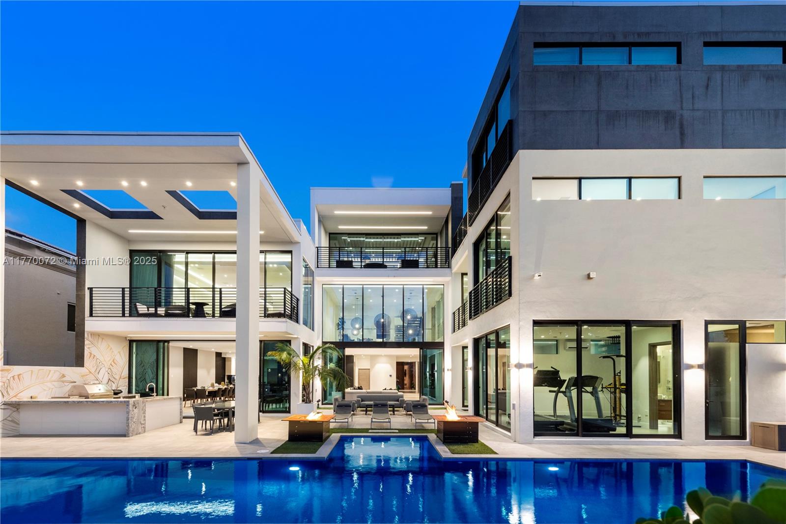 1400 Bayview Dr Fort Lauderdale, FL 33304