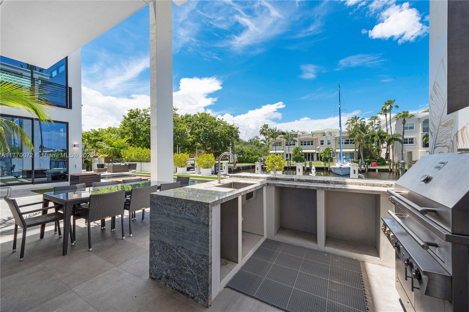 1400 Bayview Dr Fort Lauderdale, FL 33304