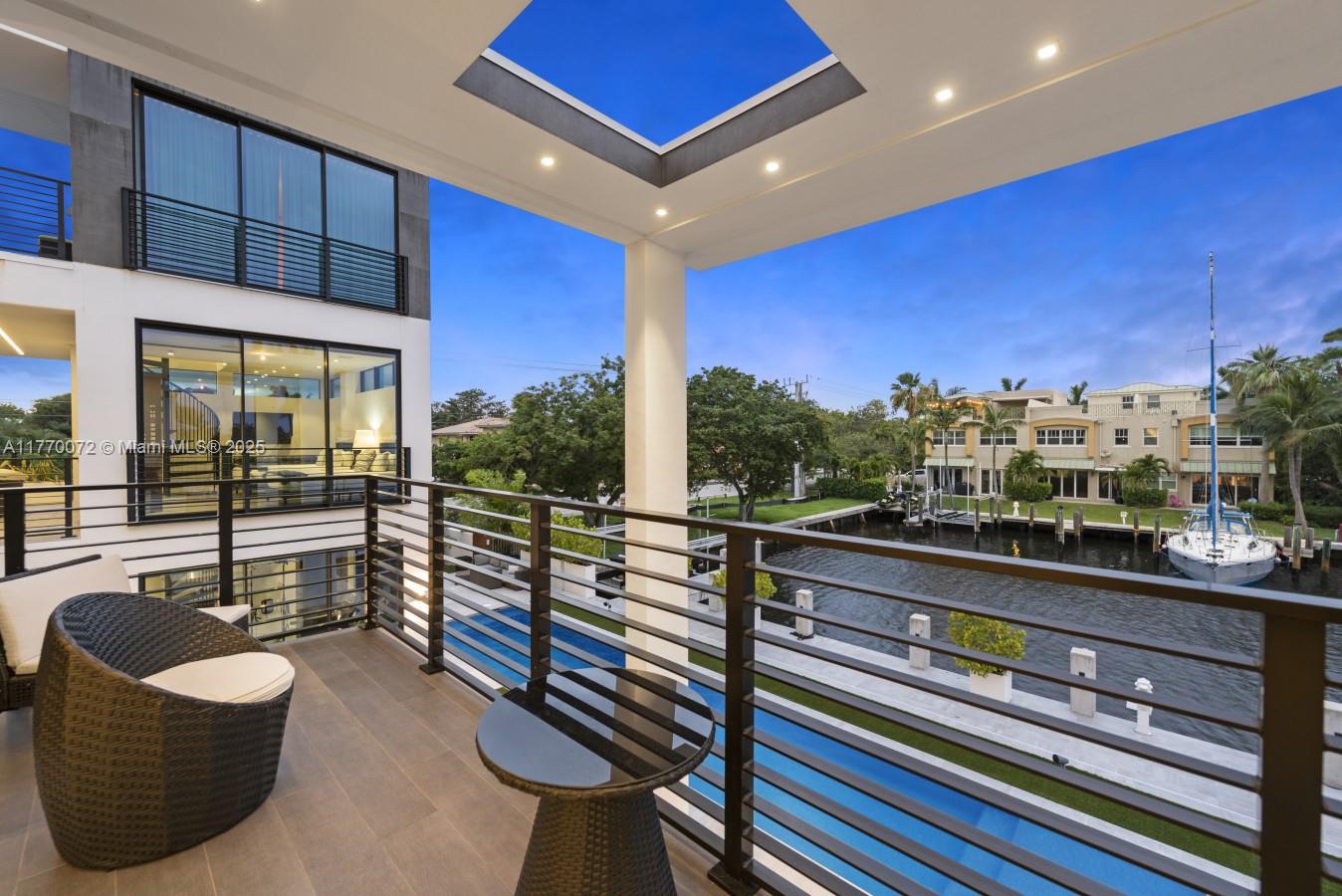 1400 Bayview Dr Fort Lauderdale, FL 33304