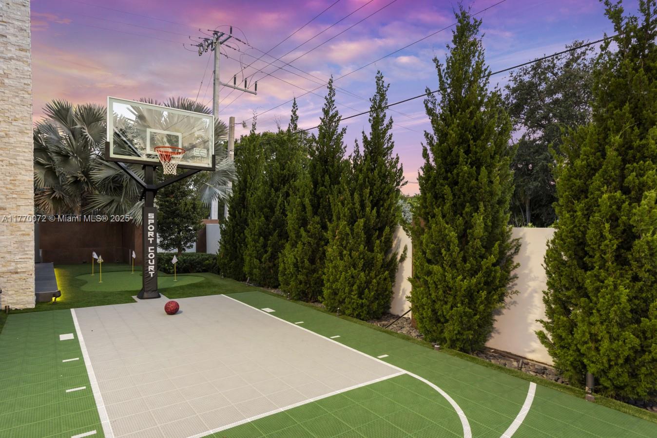 1400 Bayview Dr Fort Lauderdale, FL 33304